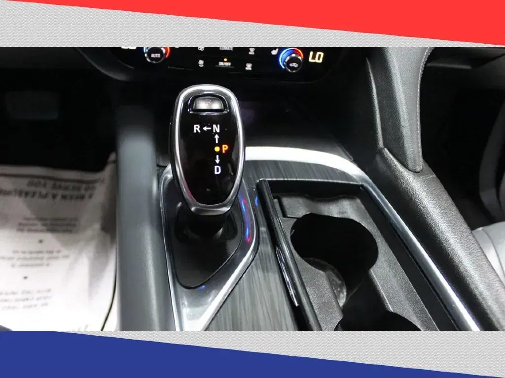 2019 Buick Enclave Essence FWD (5GAERBKW6KJ) with an 3.6L V6 DOHC 24V engine, 9A transmission, located at 5170 N La Cholla Blvd, Tucson, AZ, 85705, (520) 989-0282, 32.228245, -111.011742 - Explore the open road in style and comfort with the 2019 Buick Enclave Essence FWD, perfect for families or those with an active lifestyle! Whether you're planning a weekend getaway with family or commuting daily, this spacious SUV, available at Goliath Auto Sales in Tucson, AZ, is designed to meet - Photo#9