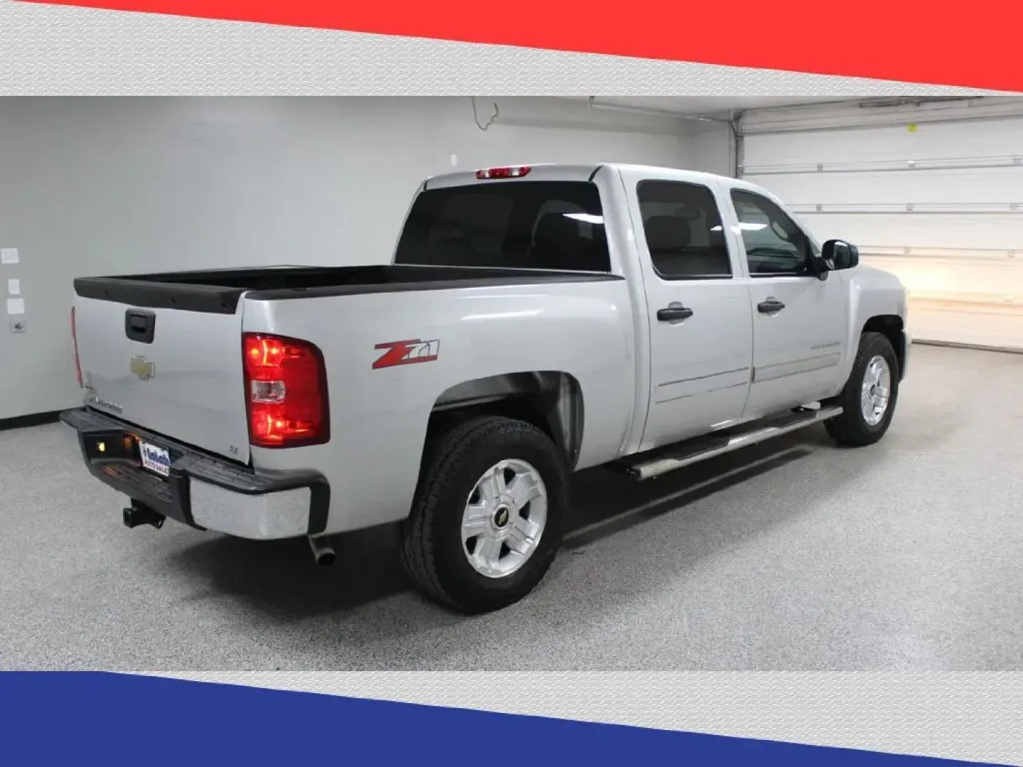 2011 Chevrolet Silverado 1500 LT Crew Cab 2WD (3GCPCSE03BG) with an 5.3L V8 OHV 16V FFV engine, 4-Speed Automatic transmission, located at 5170 N La Cholla Blvd, Tucson, AZ, 85705, (520) 989-0282, 32.228245, -111.011742 - **Unleash Your Adventures with This 2011 Chevrolet Silverado 1500 LT Crew Cab!** <br /> <br /> Are you ready to elevate your driving experience? Whether you're a weekend warrior seeking new adventures or a growing family in need of a spacious and reliable ride, the 2011 Chevrolet Silverado 1500 LT C - Photo#2