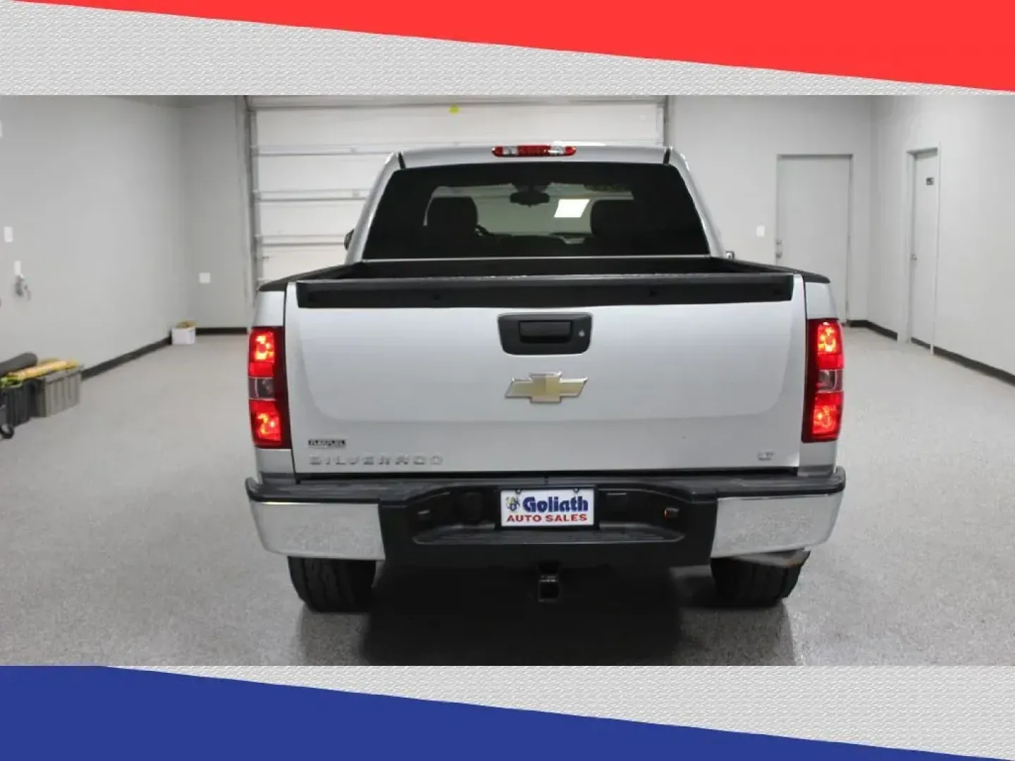 2011 Chevrolet Silverado 1500 LT Crew Cab 2WD (3GCPCSE03BG) with an 5.3L V8 OHV 16V FFV engine, 4-Speed Automatic transmission, located at 5170 N La Cholla Blvd, Tucson, AZ, 85705, (520) 989-0282, 32.228245, -111.011742 - **Unleash Your Adventures with This 2011 Chevrolet Silverado 1500 LT Crew Cab!** <br /> <br /> Are you ready to elevate your driving experience? Whether you're a weekend warrior seeking new adventures or a growing family in need of a spacious and reliable ride, the 2011 Chevrolet Silverado 1500 LT C - Photo#3