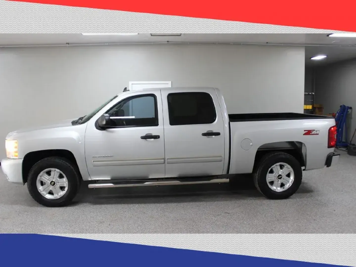 2011 Chevrolet Silverado 1500 LT Crew Cab 2WD (3GCPCSE03BG) with an 5.3L V8 OHV 16V FFV engine, 4-Speed Automatic transmission, located at 5170 N La Cholla Blvd, Tucson, AZ, 85705, (520) 989-0282, 32.228245, -111.011742 - **Unleash Your Adventures with This 2011 Chevrolet Silverado 1500 LT Crew Cab!** <br /> <br /> Are you ready to elevate your driving experience? Whether you're a weekend warrior seeking new adventures or a growing family in need of a spacious and reliable ride, the 2011 Chevrolet Silverado 1500 LT C - Photo#5