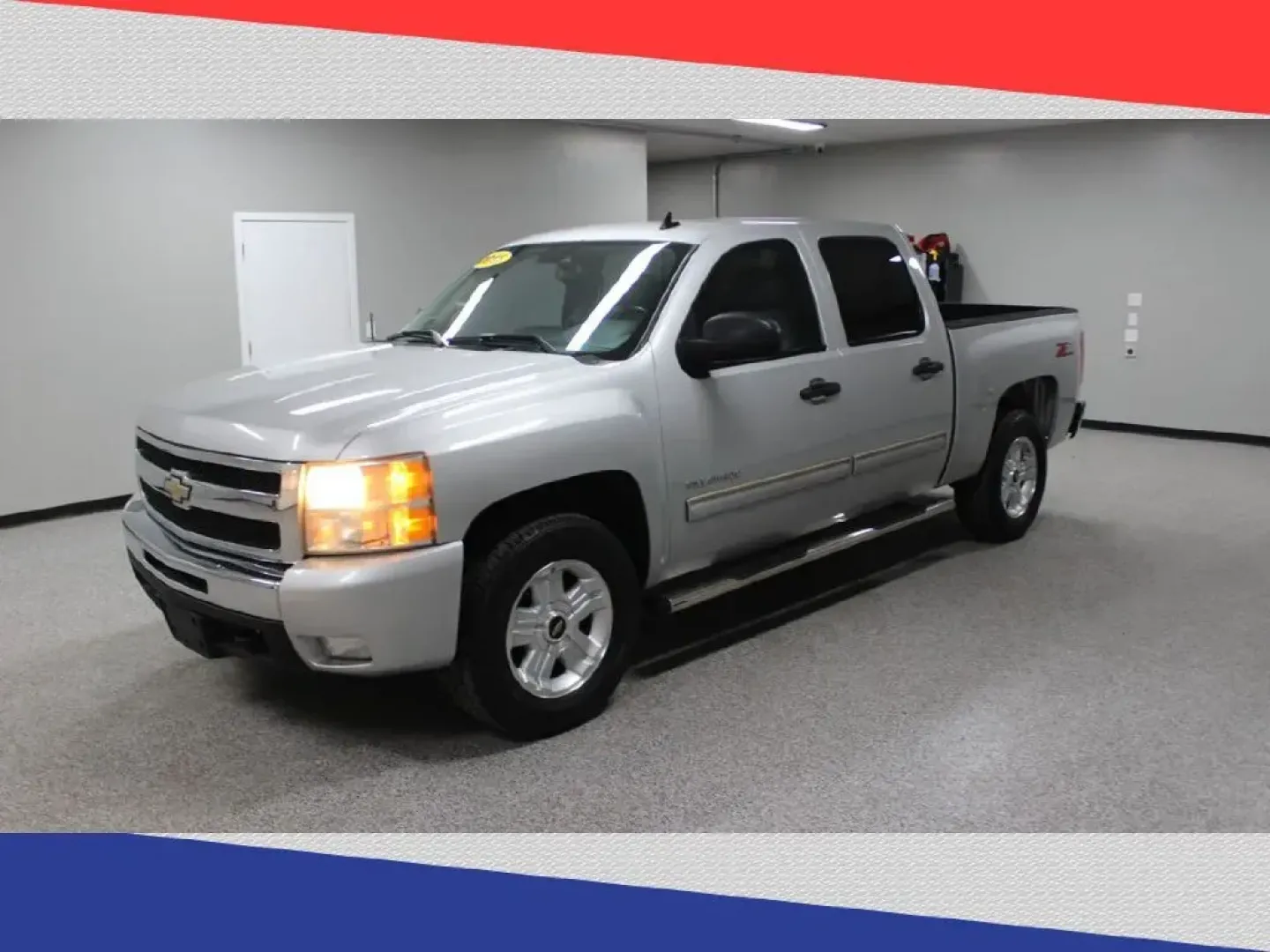 2011 Chevrolet Silverado 1500 LT Crew Cab 2WD (3GCPCSE03BG) with an 5.3L V8 OHV 16V FFV engine, 4-Speed Automatic transmission, located at 5170 N La Cholla Blvd, Tucson, AZ, 85705, (520) 989-0282, 32.228245, -111.011742 - **Unleash Your Adventures with This 2011 Chevrolet Silverado 1500 LT Crew Cab!** <br /> <br /> Are you ready to elevate your driving experience? Whether you're a weekend warrior seeking new adventures or a growing family in need of a spacious and reliable ride, the 2011 Chevrolet Silverado 1500 LT C - Photo#6