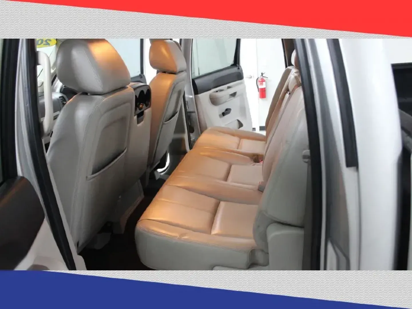 2011 Chevrolet Silverado 1500 LT Crew Cab 2WD (3GCPCSE03BG) with an 5.3L V8 OHV 16V FFV engine, 4-Speed Automatic transmission, located at 5170 N La Cholla Blvd, Tucson, AZ, 85705, (520) 989-0282, 32.228245, -111.011742 - **Unleash Your Adventures with This 2011 Chevrolet Silverado 1500 LT Crew Cab!** <br /> <br /> Are you ready to elevate your driving experience? Whether you're a weekend warrior seeking new adventures or a growing family in need of a spacious and reliable ride, the 2011 Chevrolet Silverado 1500 LT C - Photo#24