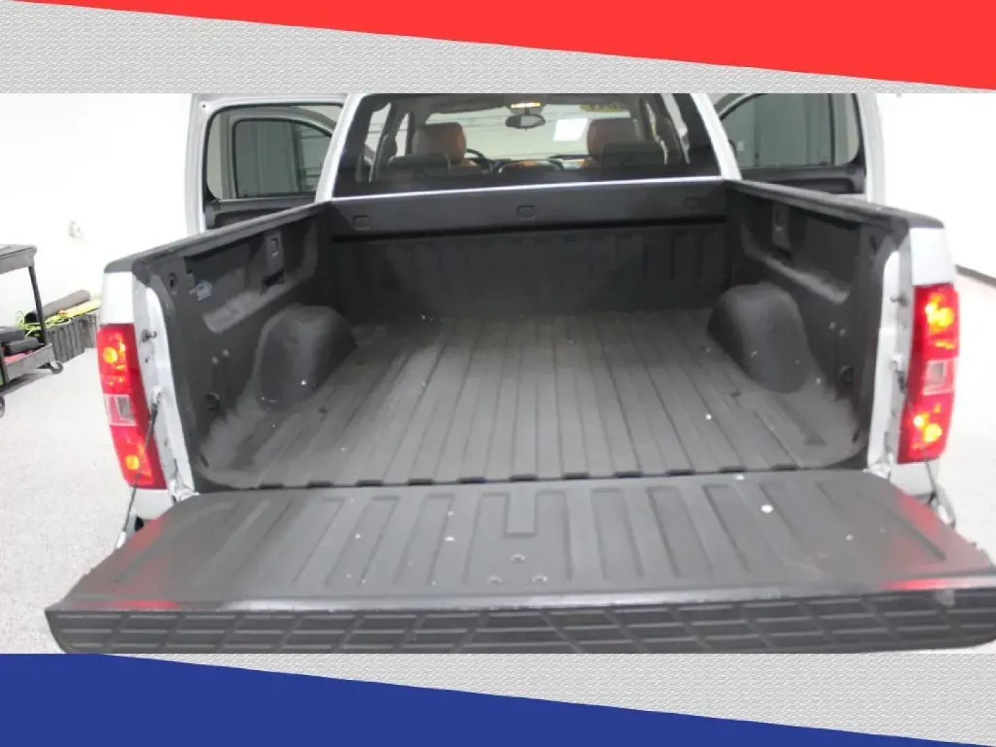 2011 Chevrolet Silverado 1500 LT Crew Cab 2WD (3GCPCSE03BG) with an 5.3L V8 OHV 16V FFV engine, 4-Speed Automatic transmission, located at 5170 N La Cholla Blvd, Tucson, AZ, 85705, (520) 989-0282, 32.228245, -111.011742 - **Unleash Your Adventures with This 2011 Chevrolet Silverado 1500 LT Crew Cab!** <br /> <br /> Are you ready to elevate your driving experience? Whether you're a weekend warrior seeking new adventures or a growing family in need of a spacious and reliable ride, the 2011 Chevrolet Silverado 1500 LT C - Photo#25