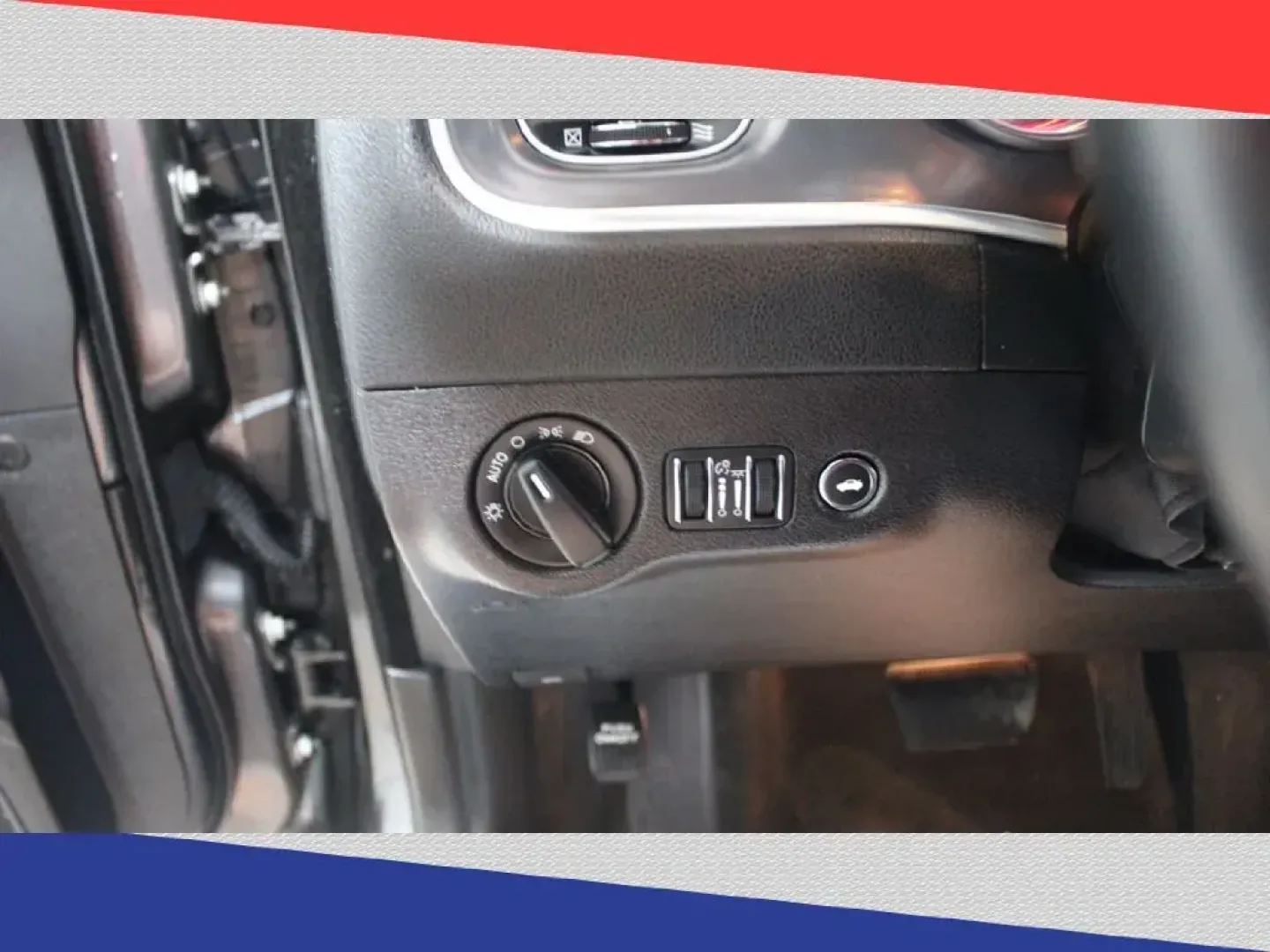 2021 Dodge Charger SXT (2C3CDXBG6MH) with an 3.6L V6 DOHC 24V engine, 8A transmission, located at 5170 N La Cholla Blvd, Tucson, AZ, 85705, (520) 989-0282, 32.228245, -111.011742 - Are you ready to elevate your driving experience with a powerful vehicle that seamlessly blends style, performance, and comfort? Look no further than this stunning 2021 Dodge Charger SXT, a sedan designed for those who demand excitement in every journey. Whether you're commuting to work, running err - Photo#13