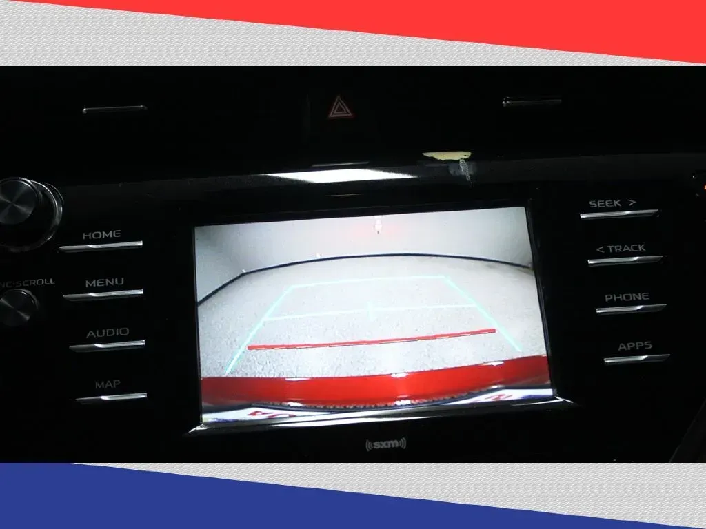 2020 Toyota Camry Hybrid SE (4T1G31AK2LU) with an 2.5L L4 DOHC 16V HYBRID engine, CVT transmission, located at 5170 N La Cholla Blvd, Tucson, AZ, 85705, (520) 989-0282, 32.228245, -111.011742 - **Elevate Your Commute with the 2020 Toyota Camry Hybrid SE at Goliath Auto Sales!**<br /> <br /> Are you ready to enhance your daily drive with a reliable, stylish, and fuel-efficient sedan? Look no further than the stunning 2020 Toyota Camry Hybrid SE available at Goliath Auto Sales, located at 51 - Photo#9