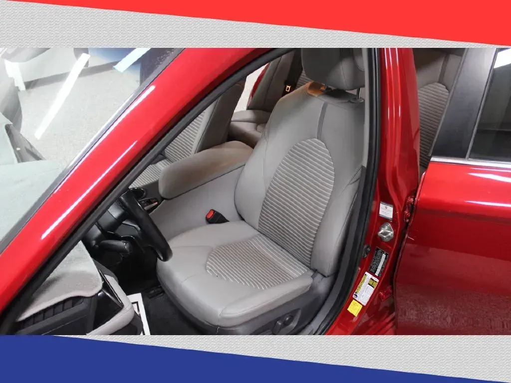 2020 Toyota Camry Hybrid SE (4T1G31AK2LU) with an 2.5L L4 DOHC 16V HYBRID engine, CVT transmission, located at 5170 N La Cholla Blvd, Tucson, AZ, 85705, (520) 989-0282, 32.228245, -111.011742 - **Elevate Your Commute with the 2020 Toyota Camry Hybrid SE at Goliath Auto Sales!**<br /> <br /> Are you ready to enhance your daily drive with a reliable, stylish, and fuel-efficient sedan? Look no further than the stunning 2020 Toyota Camry Hybrid SE available at Goliath Auto Sales, located at 51 - Photo#11