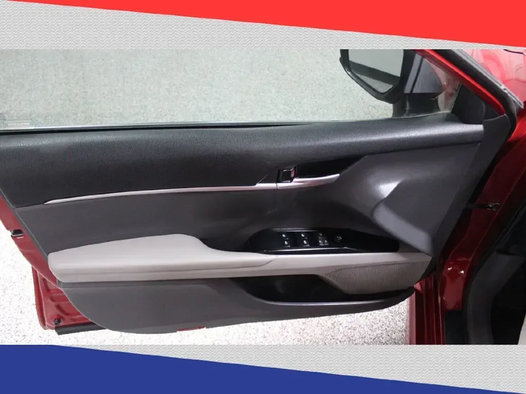 2020 Toyota Camry Hybrid SE (4T1G31AK2LU) with an 2.5L L4 DOHC 16V HYBRID engine, CVT transmission, located at 5170 N La Cholla Blvd, Tucson, AZ, 85705, (520) 989-0282, 32.228245, -111.011742 - **Elevate Your Commute with the 2020 Toyota Camry Hybrid SE at Goliath Auto Sales!**<br /> <br /> Are you ready to enhance your daily drive with a reliable, stylish, and fuel-efficient sedan? Look no further than the stunning 2020 Toyota Camry Hybrid SE available at Goliath Auto Sales, located at 51 - Photo#12