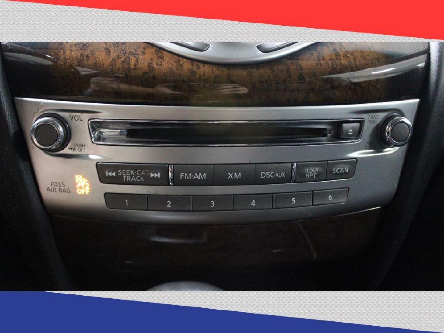 2015 Infiniti QX60 Base FWD (5N1AL0MN8FC) with an 3.5L V6 DOHC 24V engine, Continuously Variable Transmission transmission, located at 5170 N La Cholla Blvd, Tucson, AZ, 85705, (520) 989-0282, 32.228245, -111.011742 - 2015 Infiniti QX60 - Photo#21