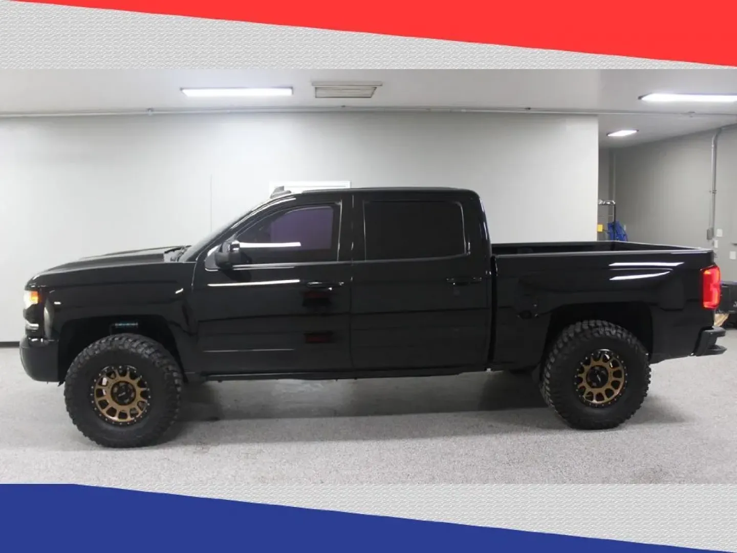 2016 Chevrolet Silverado 1500 LTZ Crew Cab 4WD (3GCUKSEC2GG) with an 5.3L V8 OHV 16V engine, 6A transmission, located at 5170 N La Cholla Blvd, Tucson, AZ, 85705, (520) 989-0282, 32.228245, -111.011742 - **Discover the Ultimate Workhorse: 2016 Chevrolet Silverado 1500 LTZ Crew Cab 4WD at Goliath Auto Sales!**<br /> <br /> Are you in the market for a dependable pickup that effortlessly balances power, comfort, and style? Whether you're hauling gear for weekend adventures, commuting through Tucson's b - Photo#5