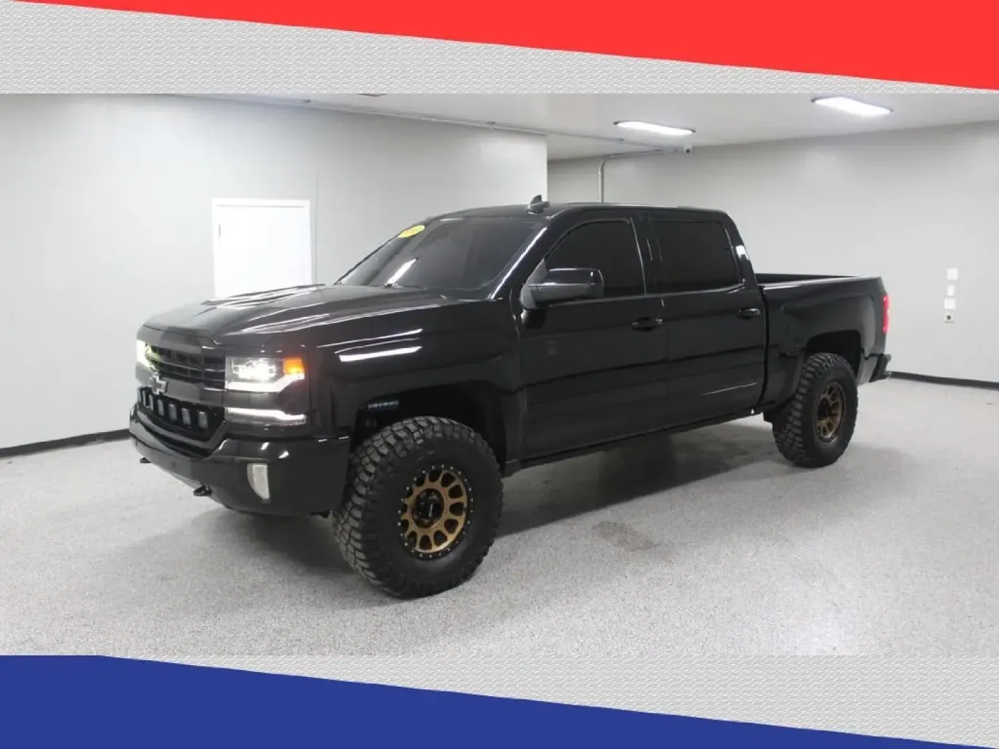 2016 Chevrolet Silverado 1500 LTZ Crew Cab 4WD (3GCUKSEC2GG) with an 5.3L V8 OHV 16V engine, 6A transmission, located at 5170 N La Cholla Blvd, Tucson, AZ, 85705, (520) 989-0282, 32.228245, -111.011742 - **Discover the Ultimate Workhorse: 2016 Chevrolet Silverado 1500 LTZ Crew Cab 4WD at Goliath Auto Sales!**<br /> <br /> Are you in the market for a dependable pickup that effortlessly balances power, comfort, and style? Whether you're hauling gear for weekend adventures, commuting through Tucson's b - Photo#6