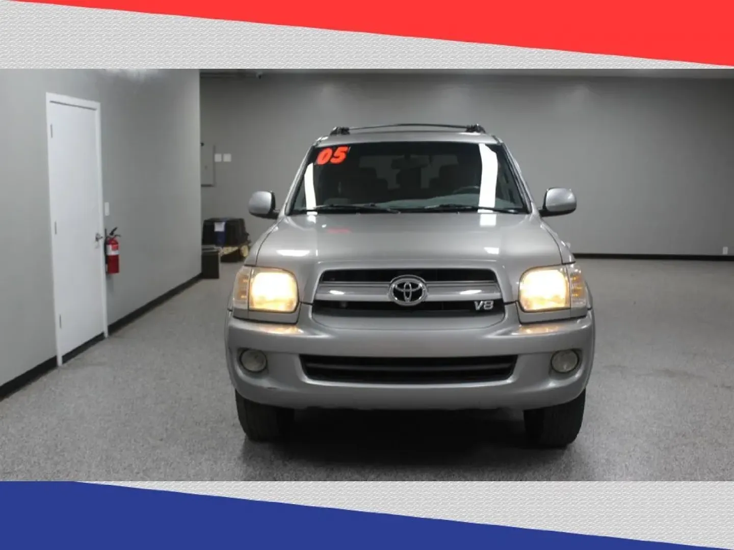 2005 Toyota Sequoia SR5 2WD (5TDZT34A25S) with an 4.7L V8 DOHC 32V engine, 5-Speed Automatic Overdrive transmission, located at 5170 N La Cholla Blvd, Tucson, AZ, 85705, (520) 989-0282, 32.228245, -111.011742 - **Explore the Great Outdoors with the 2005 Toyota Sequoia: Your Family's Adventure Awaits!**<br /> <br /> Are you on the lookout for a versatile vehicle that can accommodate your growing family and enhance your weekend adventures? Look no further than this 2005 Toyota Sequoia SR5! With room for up t - Photo#7