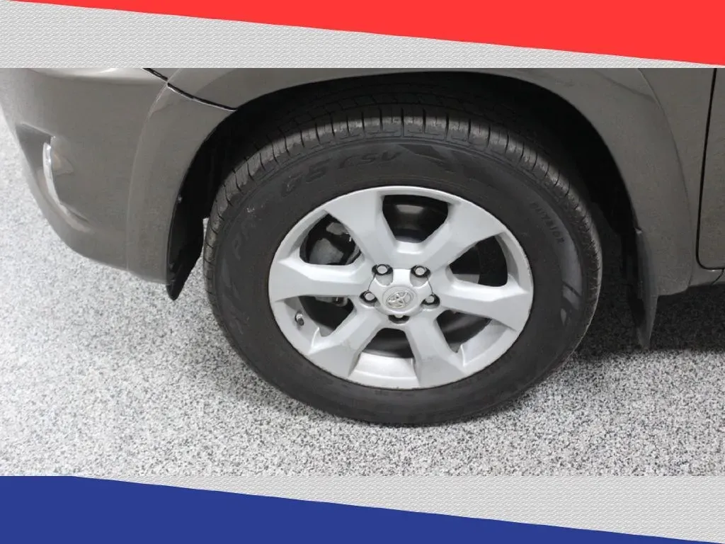 2011 Toyota RAV4 Limited V6 2WD (2T3YK4DV6BW) with an 3.5L V6 DOHC 24V engine, 5-Speed Automatic transmission, located at 5170 N La Cholla Blvd, Tucson, AZ, 85705, (520) 989-0282, 32.228245, -111.011742 - **Elevate Your Adventures with the 2011 Toyota RAV4 from Goliath Auto Sales!**<br /> <br /> Are you in search of an SUV that seamlessly blends style, comfort, and reliability for your daily commutes or weekend getaways? Look no further! At Goliath Auto Sales, located at 5170 N La Cholla Blvd, Tucson - Photo#42