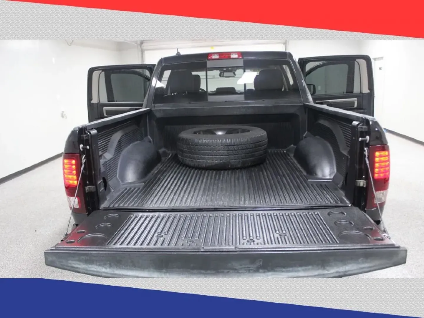 2016 Ram 1500 Sport Crew Cab SWB 2WD (1C6RR6MT8GS) with an 5.7L V8 OHV 16V engine, 6A transmission, located at 5170 N La Cholla Blvd, Tucson, AZ, 85705, (520) 989-0282, 32.228245, -111.011742 - **Unleash Your Adventurous Spirit with the 2016 Ram 1500 Crew Cab Pickup!**<br /> <br /> Are you ready to elevate your lifestyle? Whether you've got a growing family or crave weekend getaways, the 2016 Ram 1500 Crew Cab Pickup is your ticket to adventure! This versatile and powerful truck is perfect - Photo#31
