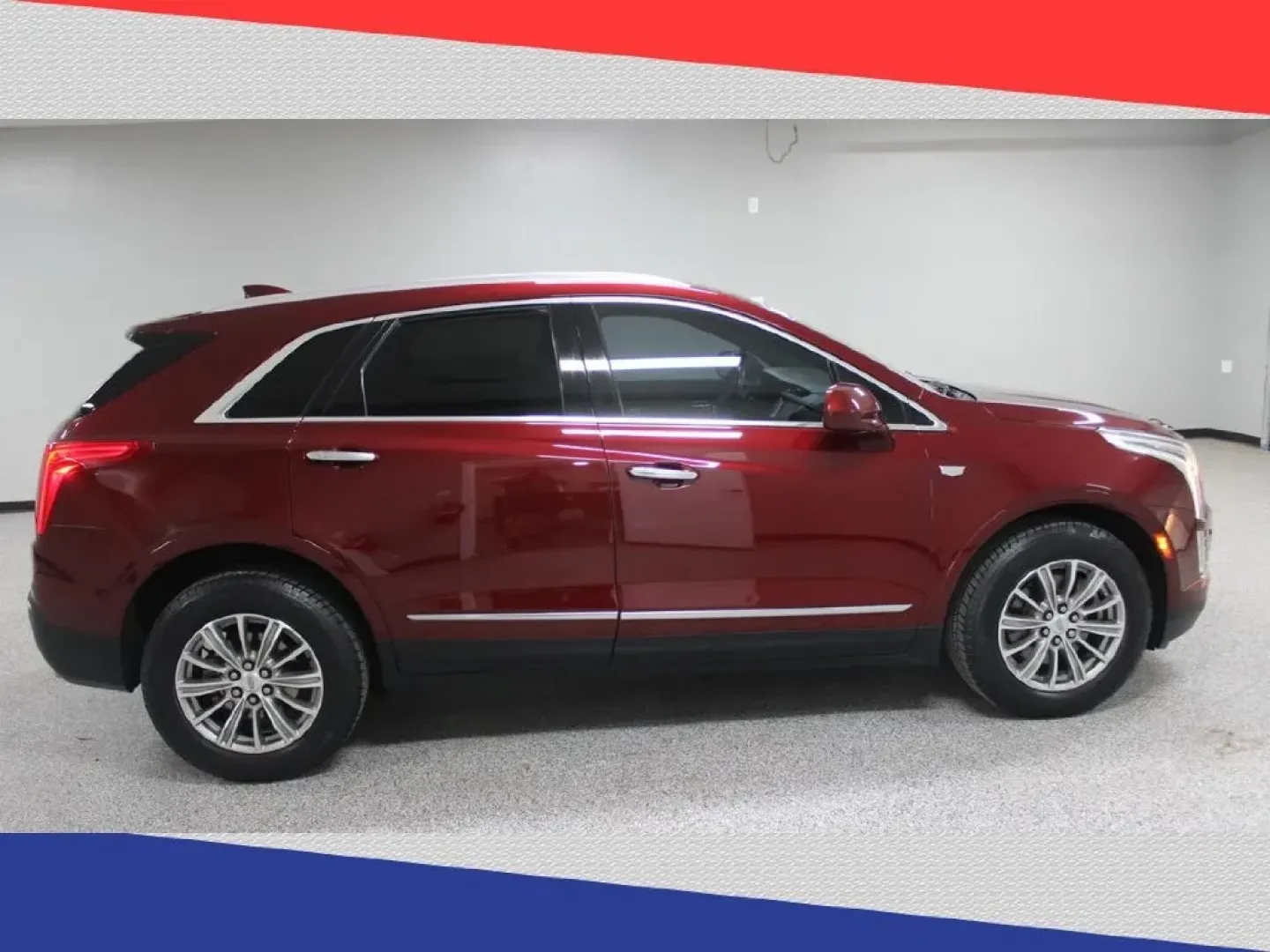 2017 Cadillac XT5 Luxury (1GYKNBRS2HZ) with an 3.6L V6 DOHC 24V engine, 8A transmission, located at 5170 N La Cholla Blvd, Tucson, AZ, 85705, (520) 989-0282, 32.228245, -111.011742 - **Elevate Your Lifestyle with This 2017 Cadillac XT5 SUV The Perfect Blend of Luxury and Utility!**<br /> <br /> Are you looking for a vehicle that seamlessly balances luxury with practicality? The 2017 Cadillac XT5 is the ideal choice for those who crave a sophisticated driving experience while en - Photo#1