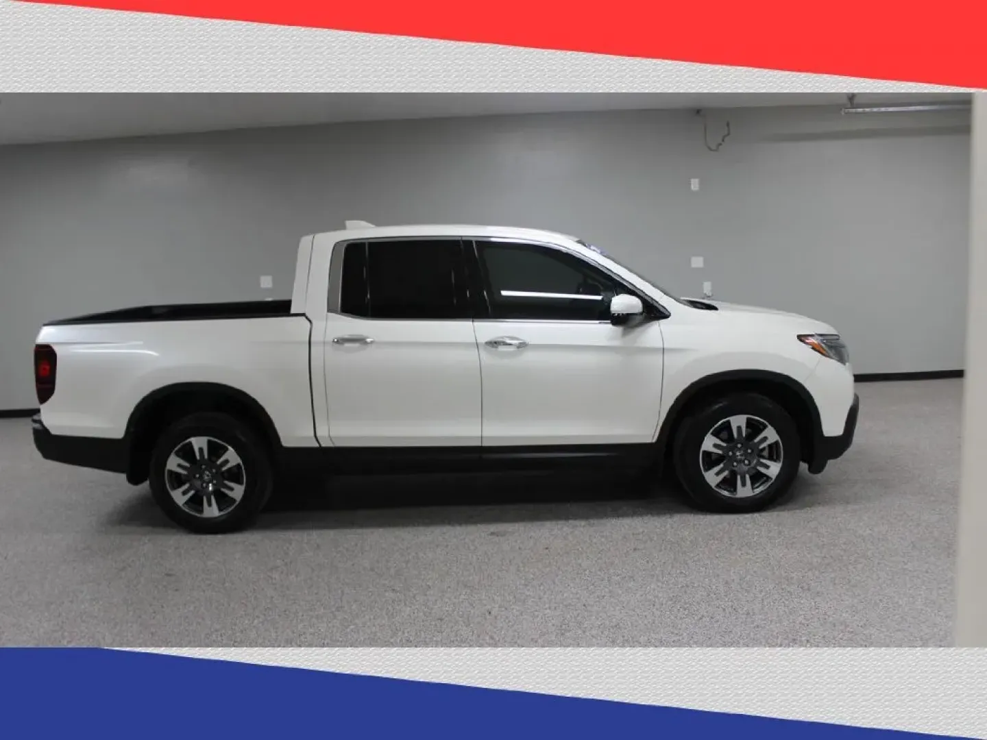 2017 Honda Ridgeline RTL-E AWD (5FPYK3F70HB) with an 3.5L V6 SOHC 24V engine, 6A transmission, located at 5170 N La Cholla Blvd, Tucson, AZ, 85705, (520) 989-0282, 32.228245, -111.011742 - **Unleash Your Adventures with the 2017 Honda Ridgeline!** <br /> <br /> Are you searching for the perfect vehicle to tackle your weekend projects and family adventures? Look no further than this stunning 2017 Honda Ridgeline, available now at Goliath Auto Sales in Tucson, AZ. This powerful yet comf - Photo#1