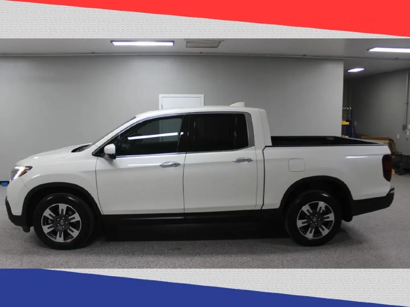 2017 Honda Ridgeline RTL-E AWD (5FPYK3F70HB) with an 3.5L V6 SOHC 24V engine, 6A transmission, located at 5170 N La Cholla Blvd, Tucson, AZ, 85705, (520) 989-0282, 32.228245, -111.011742 - **Unleash Your Adventures with the 2017 Honda Ridgeline!** <br /> <br /> Are you searching for the perfect vehicle to tackle your weekend projects and family adventures? Look no further than this stunning 2017 Honda Ridgeline, available now at Goliath Auto Sales in Tucson, AZ. This powerful yet comf - Photo#5
