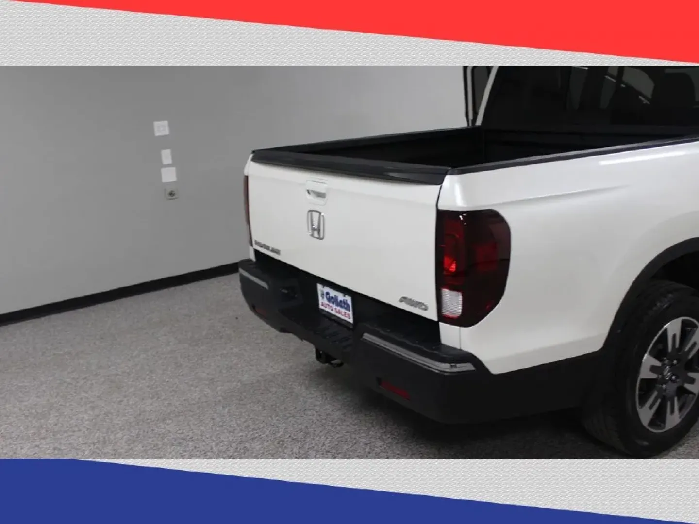 2017 Honda Ridgeline RTL-E AWD (5FPYK3F70HB) with an 3.5L V6 SOHC 24V engine, 6A transmission, located at 5170 N La Cholla Blvd, Tucson, AZ, 85705, (520) 989-0282, 32.228245, -111.011742 - **Unleash Your Adventures with the 2017 Honda Ridgeline!** <br /> <br /> Are you searching for the perfect vehicle to tackle your weekend projects and family adventures? Look no further than this stunning 2017 Honda Ridgeline, available now at Goliath Auto Sales in Tucson, AZ. This powerful yet comf - Photo#32