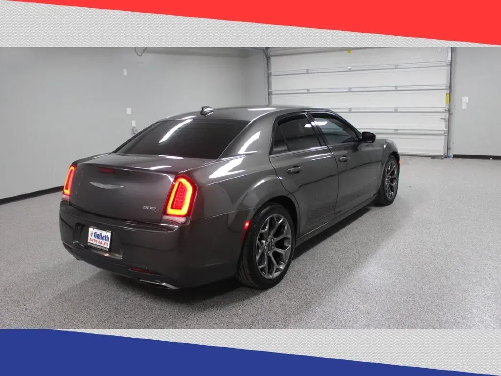 2016 Chrysler 300 S V6 RWD (2C3CCABG8GH) with an 3.6L V6 DOHC 24V engine, 8A transmission, located at 5170 N La Cholla Blvd, Tucson, AZ, 85705, (520) 989-0282, 32.228245, -111.011742 - **Unleash Your Drive with the 2016 Chrysler 300 Ideal for Stylish Commuters and Weekend Adventurers!**<br /> <br /> Are you ready to elevate your daily commute while making a bold statement on the roads? Look no further than this stunning 2016 Chrysler 300! With its sleek gray exterior and luxuriou - Photo#2