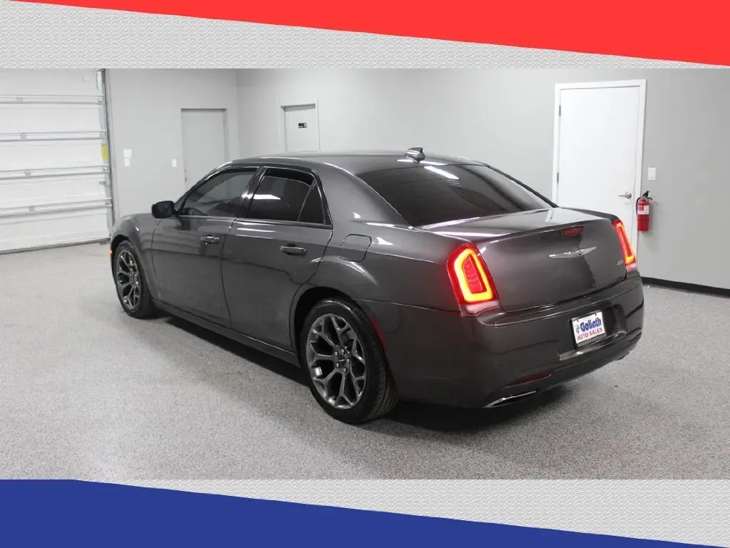 2016 Chrysler 300 S V6 RWD (2C3CCABG8GH) with an 3.6L V6 DOHC 24V engine, 8A transmission, located at 5170 N La Cholla Blvd, Tucson, AZ, 85705, (520) 989-0282, 32.228245, -111.011742 - **Unleash Your Drive with the 2016 Chrysler 300 Ideal for Stylish Commuters and Weekend Adventurers!**<br /> <br /> Are you ready to elevate your daily commute while making a bold statement on the roads? Look no further than this stunning 2016 Chrysler 300! With its sleek gray exterior and luxuriou - Photo#4