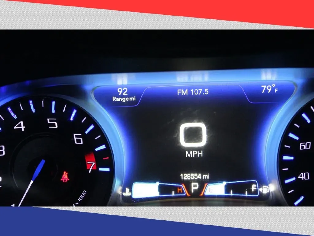 2016 Chrysler 300 S V6 RWD (2C3CCABG8GH) with an 3.6L V6 DOHC 24V engine, 8A transmission, located at 5170 N La Cholla Blvd, Tucson, AZ, 85705, (520) 989-0282, 32.228245, -111.011742 - **Unleash Your Drive with the 2016 Chrysler 300 Ideal for Stylish Commuters and Weekend Adventurers!**<br /> <br /> Are you ready to elevate your daily commute while making a bold statement on the roads? Look no further than this stunning 2016 Chrysler 300! With its sleek gray exterior and luxuriou - Photo#8