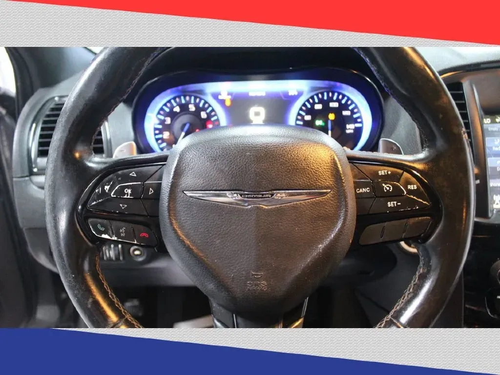 2016 Chrysler 300 S V6 RWD (2C3CCABG8GH) with an 3.6L V6 DOHC 24V engine, 8A transmission, located at 5170 N La Cholla Blvd, Tucson, AZ, 85705, (520) 989-0282, 32.228245, -111.011742 - **Unleash Your Drive with the 2016 Chrysler 300 Ideal for Stylish Commuters and Weekend Adventurers!**<br /> <br /> Are you ready to elevate your daily commute while making a bold statement on the roads? Look no further than this stunning 2016 Chrysler 300! With its sleek gray exterior and luxuriou - Photo#14