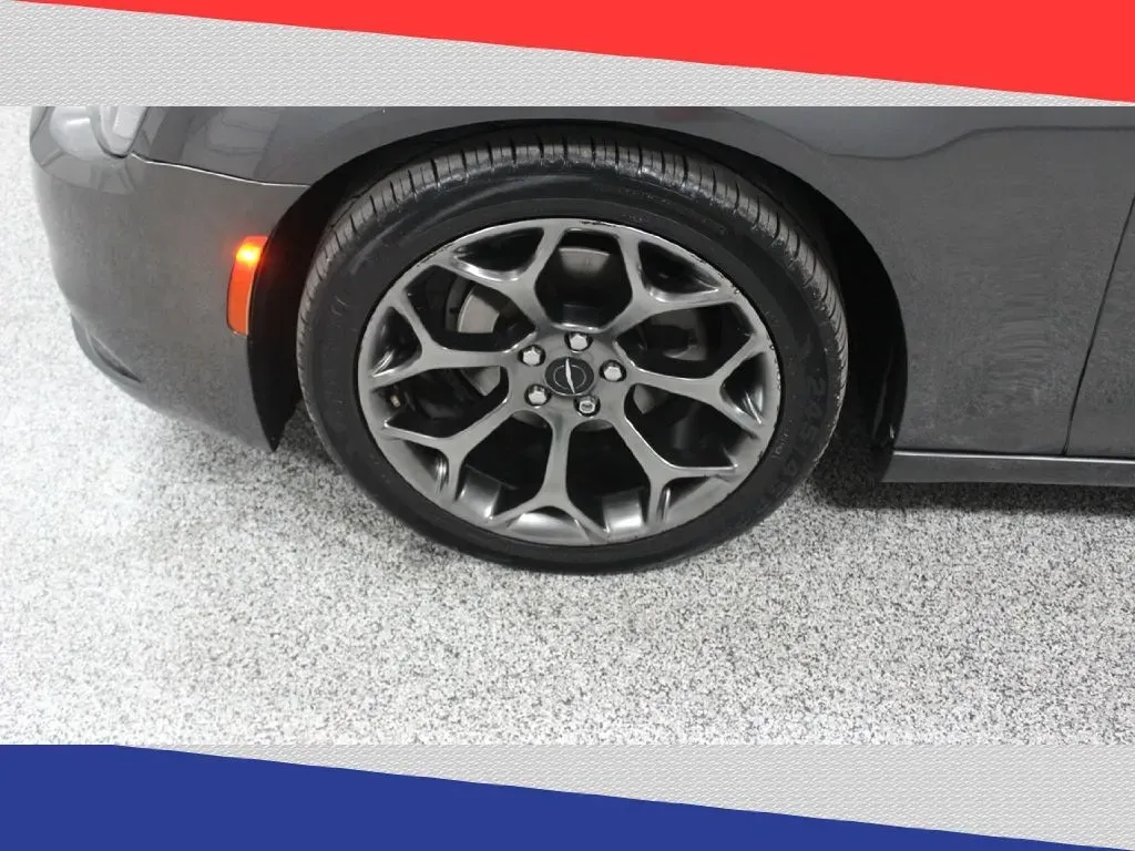 2016 Chrysler 300 S V6 RWD (2C3CCABG8GH) with an 3.6L V6 DOHC 24V engine, 8A transmission, located at 5170 N La Cholla Blvd, Tucson, AZ, 85705, (520) 989-0282, 32.228245, -111.011742 - **Unleash Your Drive with the 2016 Chrysler 300 Ideal for Stylish Commuters and Weekend Adventurers!**<br /> <br /> Are you ready to elevate your daily commute while making a bold statement on the roads? Look no further than this stunning 2016 Chrysler 300! With its sleek gray exterior and luxuriou - Photo#36