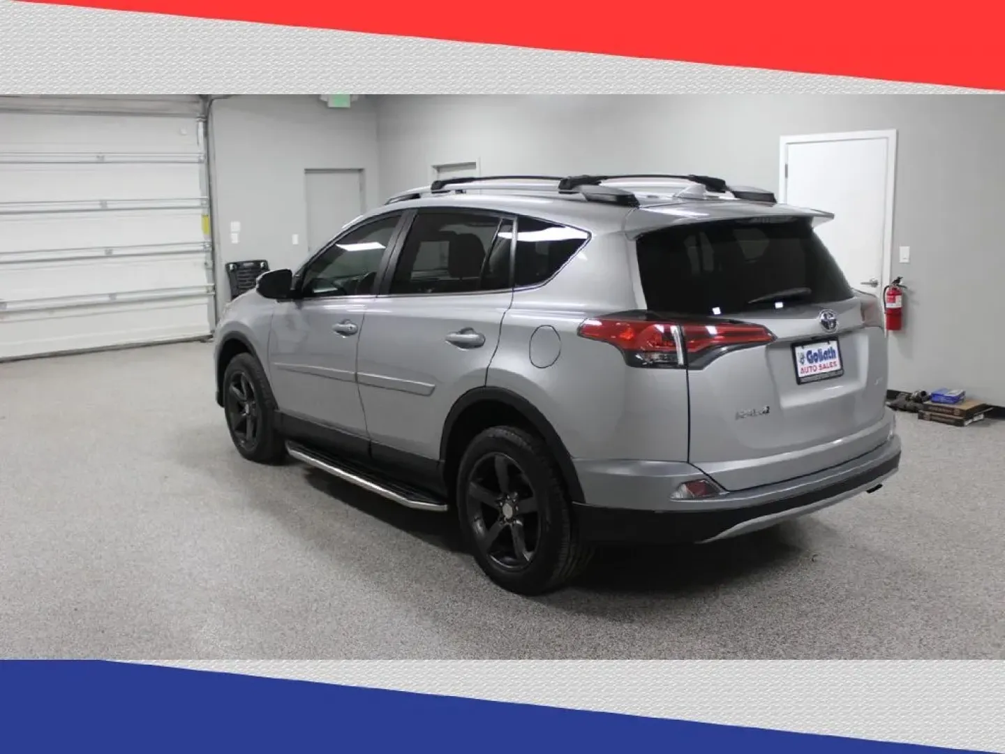 2017 Toyota RAV4 XLE FWD (2T3WFREV2HW) with an 2.5L L4 DOHC 16V engine, 6A transmission, located at 5170 N La Cholla Blvd, Tucson, AZ, 85705, (520) 989-0282, 32.228245, -111.011742 - Are you ready for new adventures on the open road? The 2017 Toyota RAV4 is your perfect companion for weekend escapes, family outings, and daily commutes around Tucson, AZ. This versatile and spacious SUV is designed to make every journey enjoyable, whether you're heading to the Tucson Botanical Gar - Photo#4