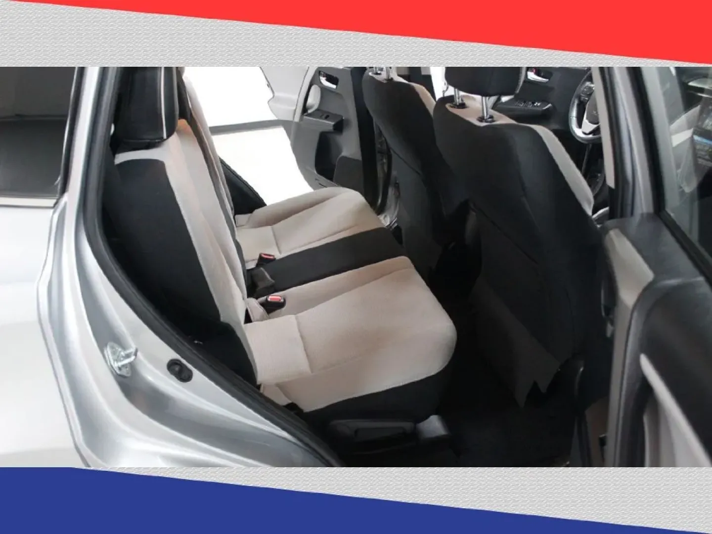 2017 Toyota RAV4 XLE FWD (2T3WFREV2HW) with an 2.5L L4 DOHC 16V engine, 6A transmission, located at 5170 N La Cholla Blvd, Tucson, AZ, 85705, (520) 989-0282, 32.228245, -111.011742 - Are you ready for new adventures on the open road? The 2017 Toyota RAV4 is your perfect companion for weekend escapes, family outings, and daily commutes around Tucson, AZ. This versatile and spacious SUV is designed to make every journey enjoyable, whether you're heading to the Tucson Botanical Gar - Photo#31