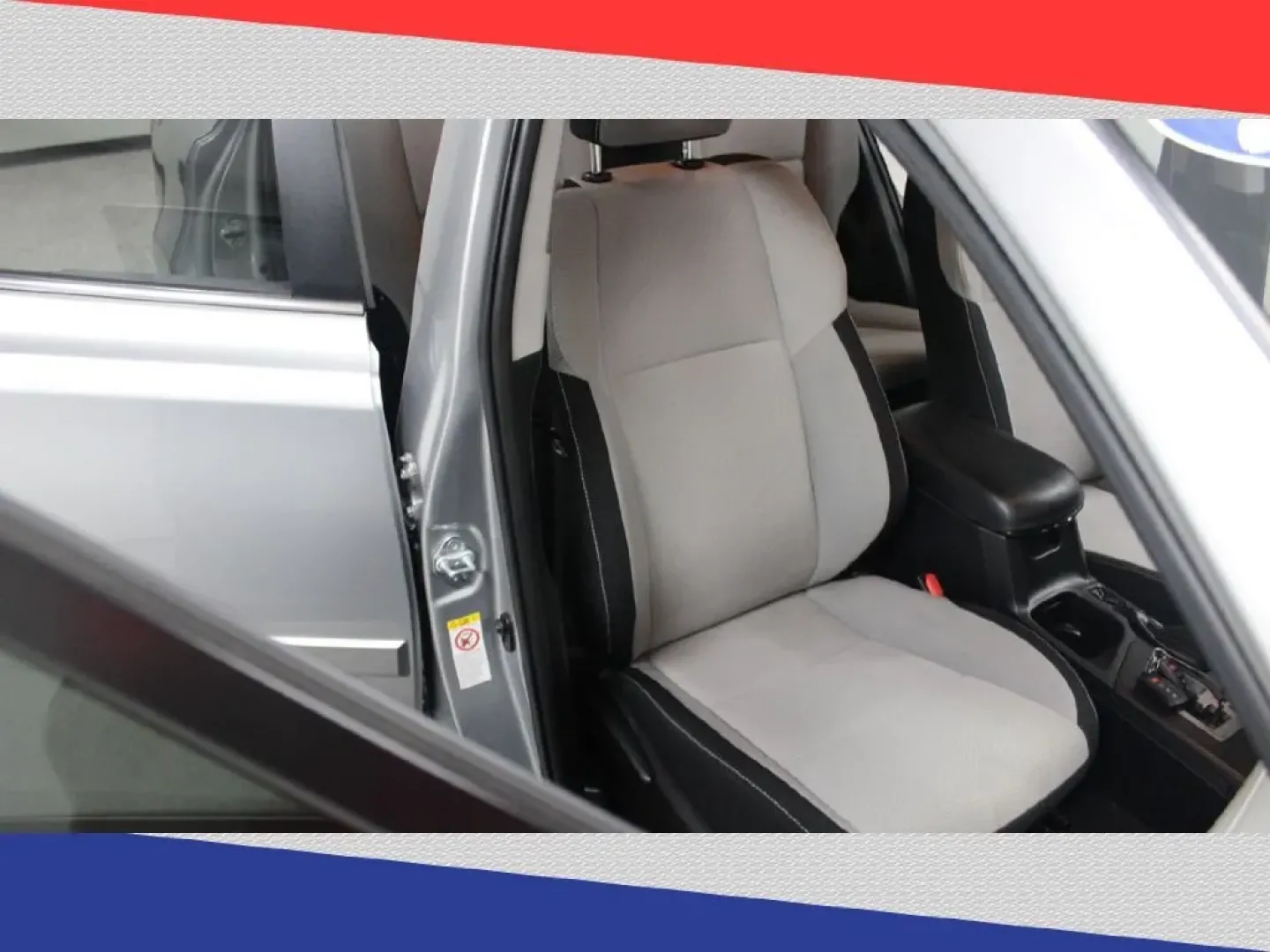2017 Toyota RAV4 XLE FWD (2T3WFREV2HW) with an 2.5L L4 DOHC 16V engine, 6A transmission, located at 5170 N La Cholla Blvd, Tucson, AZ, 85705, (520) 989-0282, 32.228245, -111.011742 - Are you ready for new adventures on the open road? The 2017 Toyota RAV4 is your perfect companion for weekend escapes, family outings, and daily commutes around Tucson, AZ. This versatile and spacious SUV is designed to make every journey enjoyable, whether you're heading to the Tucson Botanical Gar - Photo#33