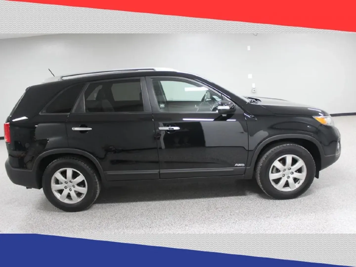 2013 Kia Sorento LX 4WD (5XYKTCA68DG) with an 2.4L L4 DOHC 16V engine, 6-Speed Automatic transmission, located at 5170 N La Cholla Blvd, Tucson, AZ, 85705, (520) 989-0282, 32.228245, -111.011742 - Are you ready to elevate your adventures around Tucson? Whether you're embarking on daily commutes or planning family road trips, this 2013 Kia Sorento at Goliath Auto Sales is the perfect blend of comfort, style, and capability. As a premier pre-owned dealership located at 5170 N La Cholla Blvd, Tu - Photo#1
