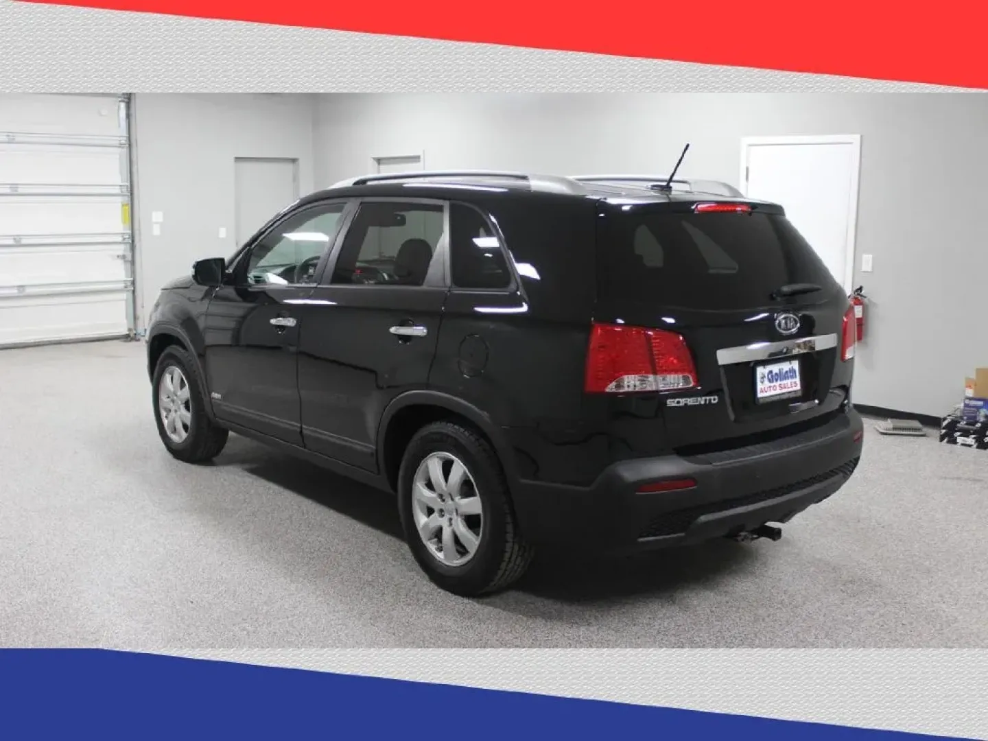 2013 Kia Sorento LX 4WD (5XYKTCA68DG) with an 2.4L L4 DOHC 16V engine, 6-Speed Automatic transmission, located at 5170 N La Cholla Blvd, Tucson, AZ, 85705, (520) 989-0282, 32.228245, -111.011742 - Are you ready to elevate your adventures around Tucson? Whether you're embarking on daily commutes or planning family road trips, this 2013 Kia Sorento at Goliath Auto Sales is the perfect blend of comfort, style, and capability. As a premier pre-owned dealership located at 5170 N La Cholla Blvd, Tu - Photo#4