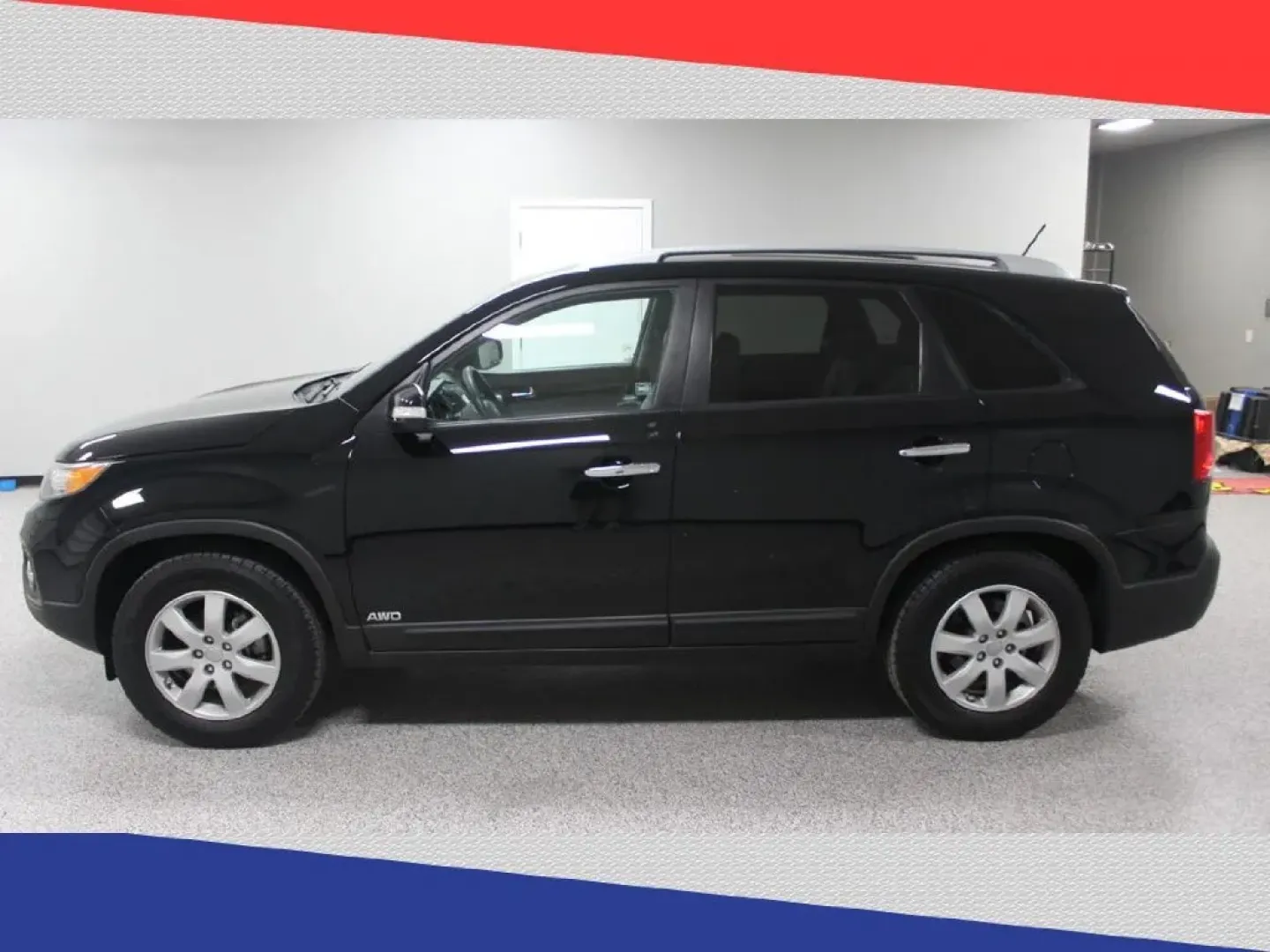 2013 Kia Sorento LX 4WD (5XYKTCA68DG) with an 2.4L L4 DOHC 16V engine, 6-Speed Automatic transmission, located at 5170 N La Cholla Blvd, Tucson, AZ, 85705, (520) 989-0282, 32.228245, -111.011742 - Are you ready to elevate your adventures around Tucson? Whether you're embarking on daily commutes or planning family road trips, this 2013 Kia Sorento at Goliath Auto Sales is the perfect blend of comfort, style, and capability. As a premier pre-owned dealership located at 5170 N La Cholla Blvd, Tu - Photo#5