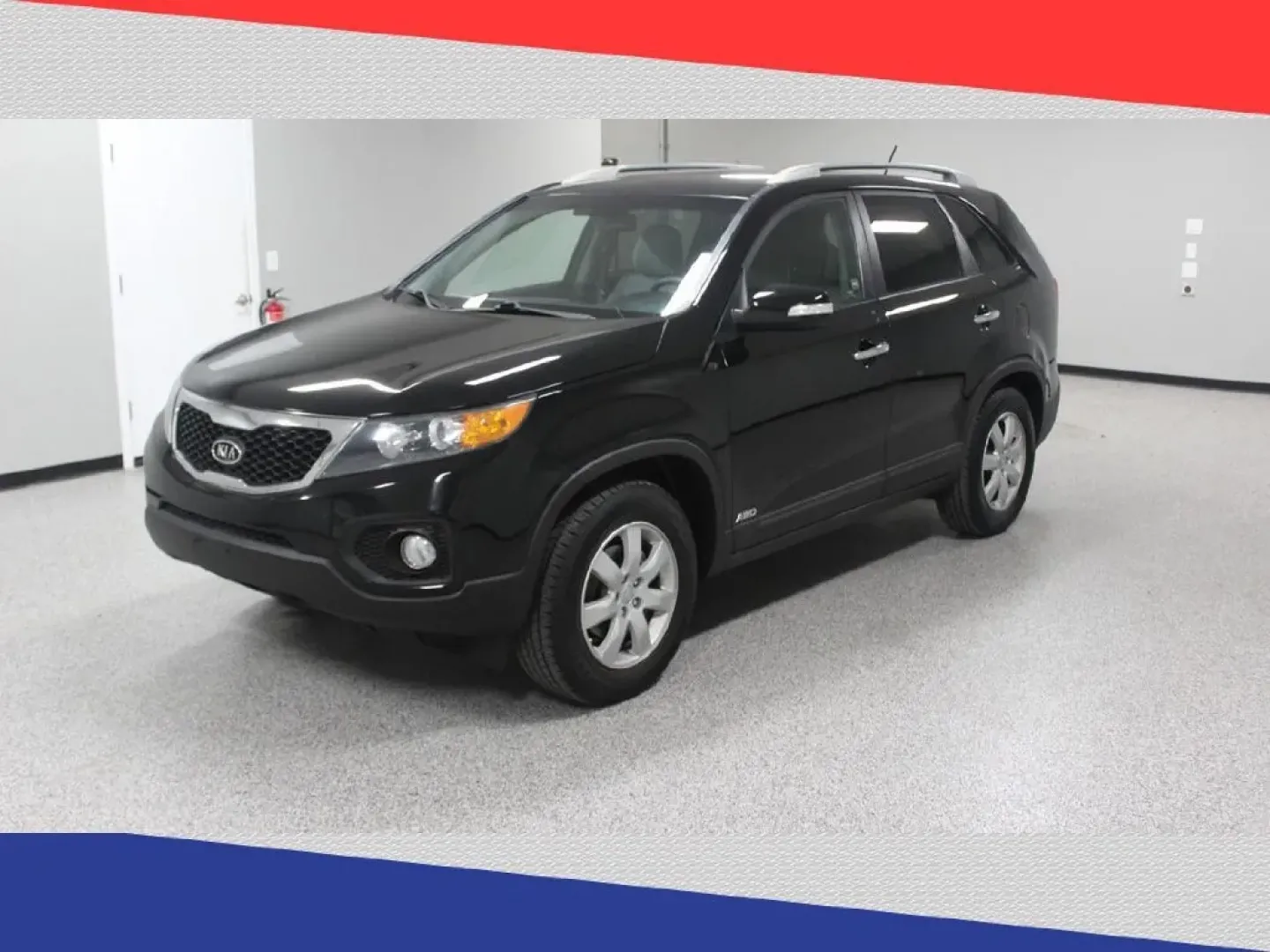 2013 Kia Sorento LX 4WD (5XYKTCA68DG) with an 2.4L L4 DOHC 16V engine, 6-Speed Automatic transmission, located at 5170 N La Cholla Blvd, Tucson, AZ, 85705, (520) 989-0282, 32.228245, -111.011742 - Are you ready to elevate your adventures around Tucson? Whether you're embarking on daily commutes or planning family road trips, this 2013 Kia Sorento at Goliath Auto Sales is the perfect blend of comfort, style, and capability. As a premier pre-owned dealership located at 5170 N La Cholla Blvd, Tu - Photo#6