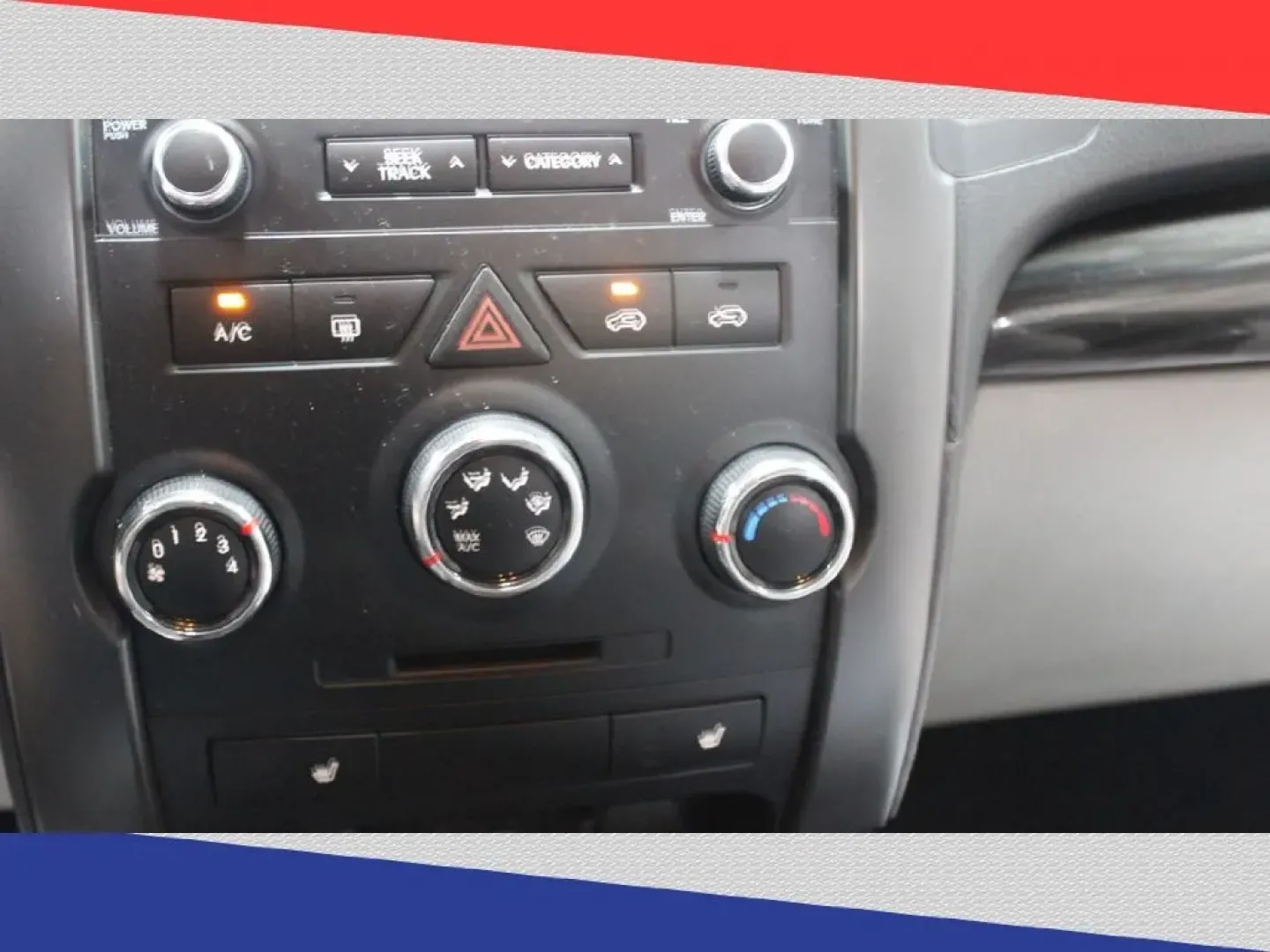 2013 Kia Sorento LX 4WD (5XYKTCA68DG) with an 2.4L L4 DOHC 16V engine, 6-Speed Automatic transmission, located at 5170 N La Cholla Blvd, Tucson, AZ, 85705, (520) 989-0282, 32.228245, -111.011742 - Are you ready to elevate your adventures around Tucson? Whether you're embarking on daily commutes or planning family road trips, this 2013 Kia Sorento at Goliath Auto Sales is the perfect blend of comfort, style, and capability. As a premier pre-owned dealership located at 5170 N La Cholla Blvd, Tu - Photo#19
