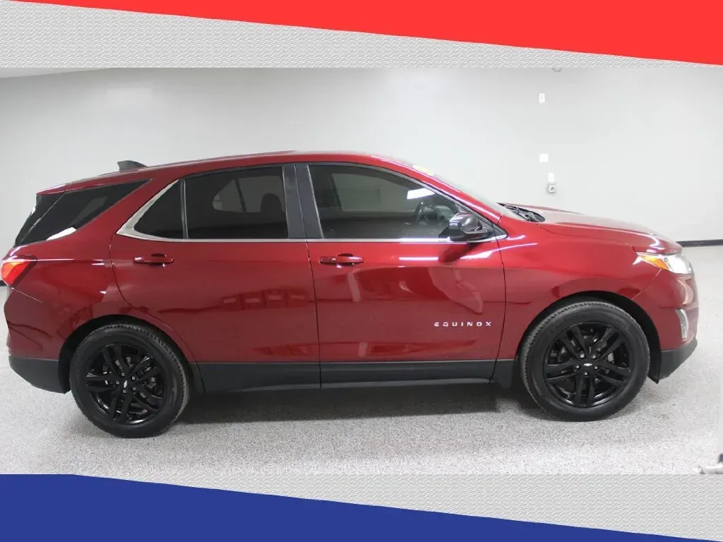 2021 Chevrolet Equinox LT 1.5 2WD (2GNAXKEV8M6) with an 1.5L L4 DIR DOHC 16V TURBO engine, 6A transmission, located at 5170 N La Cholla Blvd, Tucson, AZ, 85705, (520) 989-0282, 32.228245, -111.011742 - Are you ready to elevate your driving experience? Picture yourself behind the wheel of a 2021 Chevrolet Equinox, a sporty SUV that perfectly balances style, comfort, and efficiency. Whether you're navigating the bustling streets of Tucson or embarking on a weekend getaway to the stunning landscapes - Photo#1