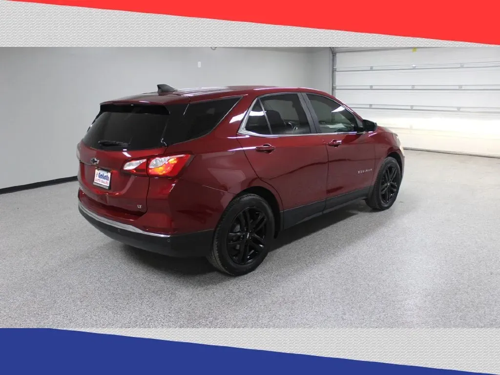 2021 Chevrolet Equinox LT 1.5 2WD (2GNAXKEV8M6) with an 1.5L L4 DIR DOHC 16V TURBO engine, 6A transmission, located at 5170 N La Cholla Blvd, Tucson, AZ, 85705, (520) 989-0282, 32.228245, -111.011742 - Are you ready to elevate your driving experience? Picture yourself behind the wheel of a 2021 Chevrolet Equinox, a sporty SUV that perfectly balances style, comfort, and efficiency. Whether you're navigating the bustling streets of Tucson or embarking on a weekend getaway to the stunning landscapes - Photo#2