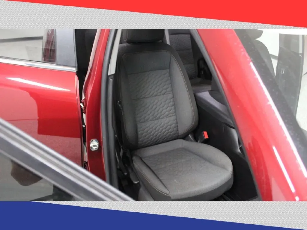 2021 Chevrolet Equinox LT 1.5 2WD (2GNAXKEV8M6) with an 1.5L L4 DIR DOHC 16V TURBO engine, 6A transmission, located at 5170 N La Cholla Blvd, Tucson, AZ, 85705, (520) 989-0282, 32.228245, -111.011742 - Are you ready to elevate your driving experience? Picture yourself behind the wheel of a 2021 Chevrolet Equinox, a sporty SUV that perfectly balances style, comfort, and efficiency. Whether you're navigating the bustling streets of Tucson or embarking on a weekend getaway to the stunning landscapes - Photo#28