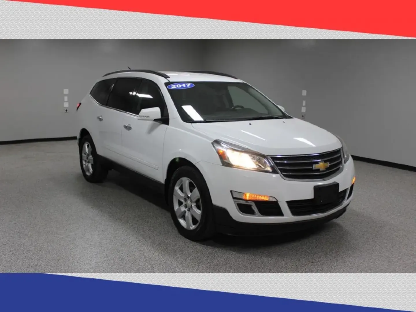 2017 Chevrolet Traverse 1LT FWD (1GNKRGKD3HJ) with an 3.6L V6 DOHC 24V engine, 6A transmission, located at 5170 N La Cholla Blvd, Tucson, AZ, 85705, (520) 989-0282, 32.228245, -111.011742 - Are you ready to elevate your family adventures or weekend getaways? The 2017 Chevrolet Traverse is the perfect companion for those who crave both space and comfort, making it an excellent choice for growing families or anyone who enjoys road trips. With room for up to eight passengers and a spaciou - Photo#0