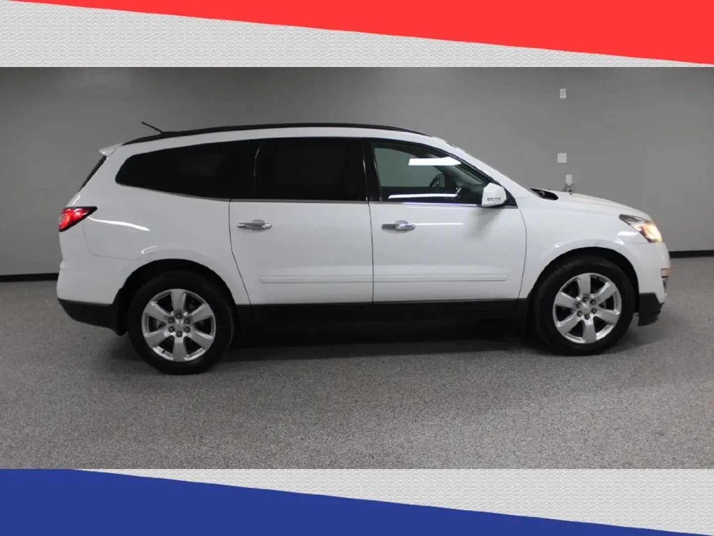 2017 Chevrolet Traverse 1LT FWD (1GNKRGKD3HJ) with an 3.6L V6 DOHC 24V engine, 6A transmission, located at 5170 N La Cholla Blvd, Tucson, AZ, 85705, (520) 989-0282, 32.228245, -111.011742 - Are you ready to elevate your family adventures or weekend getaways? The 2017 Chevrolet Traverse is the perfect companion for those who crave both space and comfort, making it an excellent choice for growing families or anyone who enjoys road trips. With room for up to eight passengers and a spaciou - Photo#1