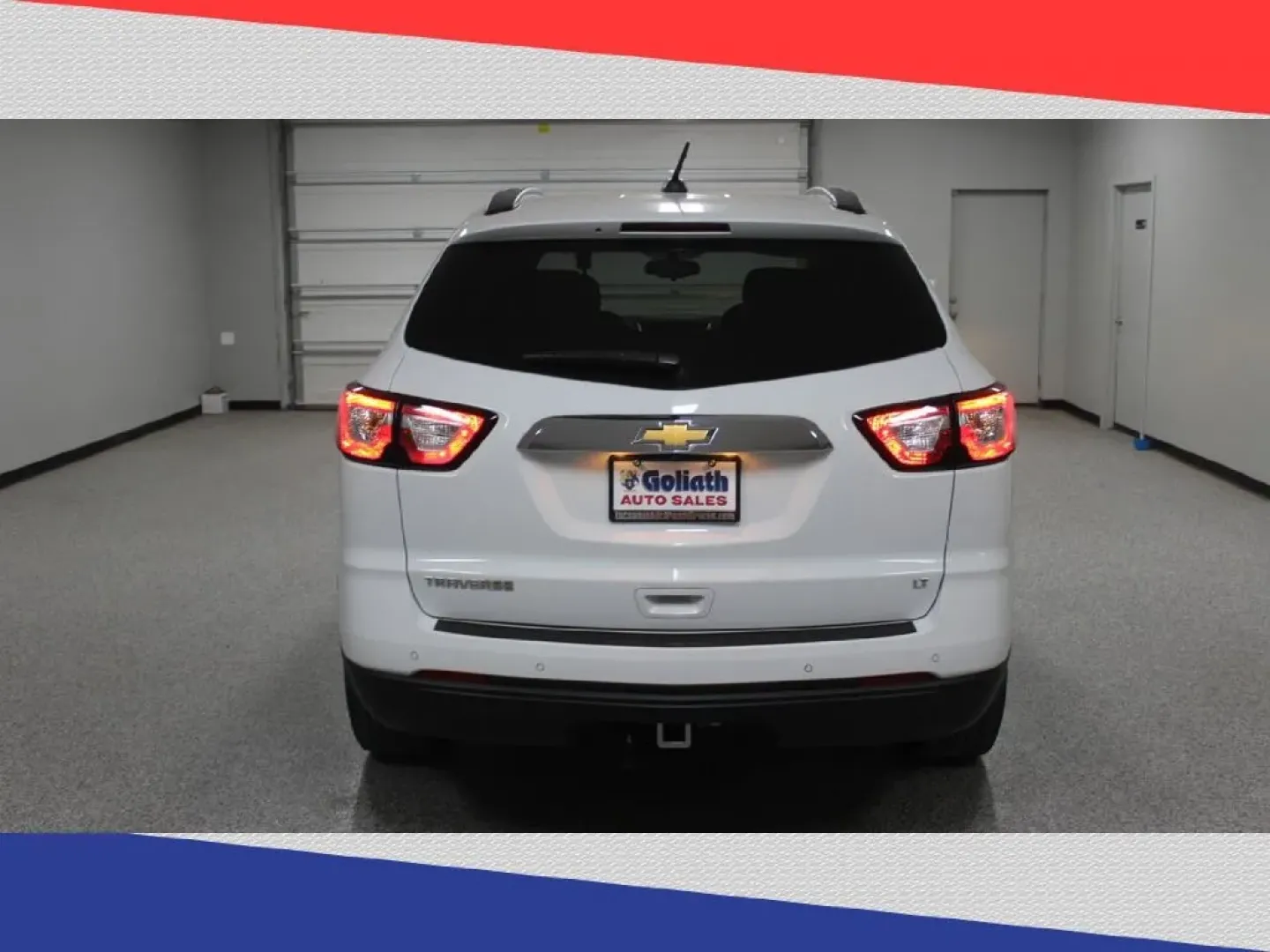 2017 Chevrolet Traverse 1LT FWD (1GNKRGKD3HJ) with an 3.6L V6 DOHC 24V engine, 6A transmission, located at 5170 N La Cholla Blvd, Tucson, AZ, 85705, (520) 989-0282, 32.228245, -111.011742 - Are you ready to elevate your family adventures or weekend getaways? The 2017 Chevrolet Traverse is the perfect companion for those who crave both space and comfort, making it an excellent choice for growing families or anyone who enjoys road trips. With room for up to eight passengers and a spaciou - Photo#3