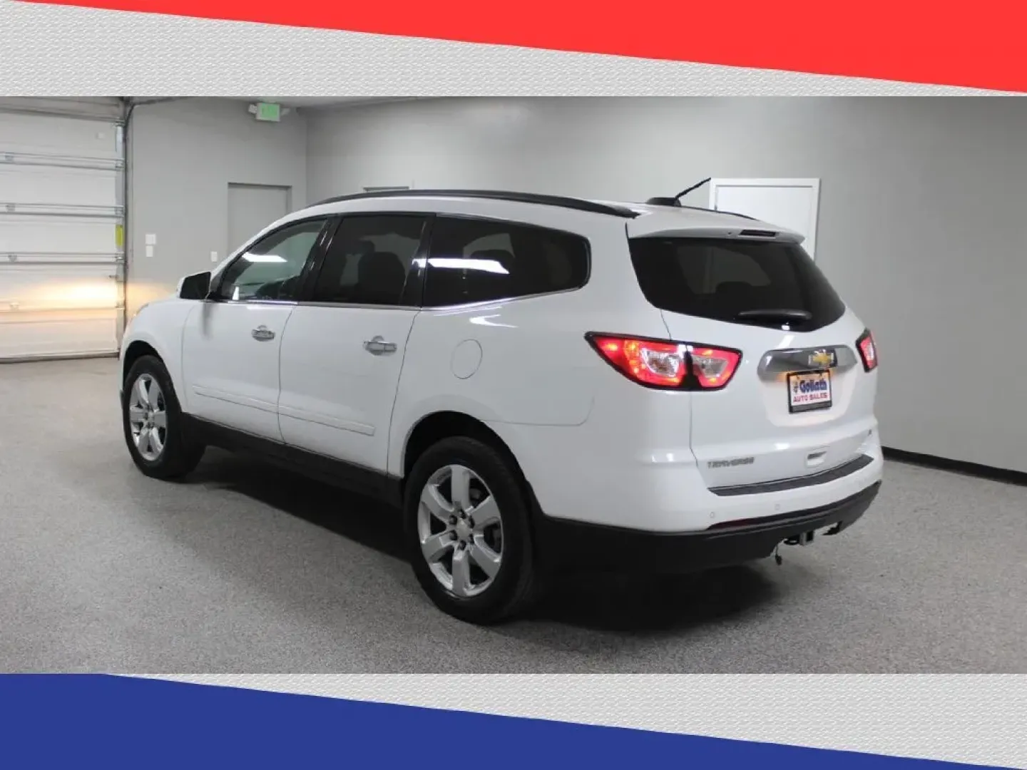 2017 Chevrolet Traverse 1LT FWD (1GNKRGKD3HJ) with an 3.6L V6 DOHC 24V engine, 6A transmission, located at 5170 N La Cholla Blvd, Tucson, AZ, 85705, (520) 989-0282, 32.228245, -111.011742 - Are you ready to elevate your family adventures or weekend getaways? The 2017 Chevrolet Traverse is the perfect companion for those who crave both space and comfort, making it an excellent choice for growing families or anyone who enjoys road trips. With room for up to eight passengers and a spaciou - Photo#4