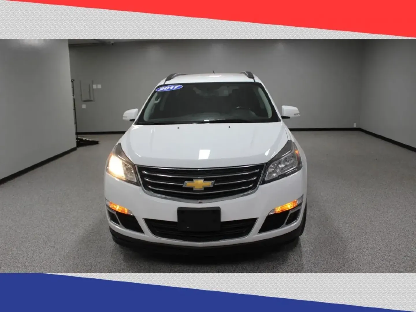2017 Chevrolet Traverse 1LT FWD (1GNKRGKD3HJ) with an 3.6L V6 DOHC 24V engine, 6A transmission, located at 5170 N La Cholla Blvd, Tucson, AZ, 85705, (520) 989-0282, 32.228245, -111.011742 - Are you ready to elevate your family adventures or weekend getaways? The 2017 Chevrolet Traverse is the perfect companion for those who crave both space and comfort, making it an excellent choice for growing families or anyone who enjoys road trips. With room for up to eight passengers and a spaciou - Photo#7