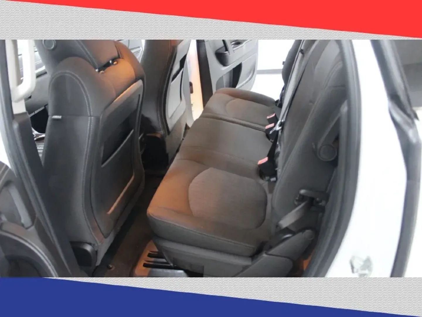 2017 Chevrolet Traverse 1LT FWD (1GNKRGKD3HJ) with an 3.6L V6 DOHC 24V engine, 6A transmission, located at 5170 N La Cholla Blvd, Tucson, AZ, 85705, (520) 989-0282, 32.228245, -111.011742 - Are you ready to elevate your family adventures or weekend getaways? The 2017 Chevrolet Traverse is the perfect companion for those who crave both space and comfort, making it an excellent choice for growing families or anyone who enjoys road trips. With room for up to eight passengers and a spaciou - Photo#22