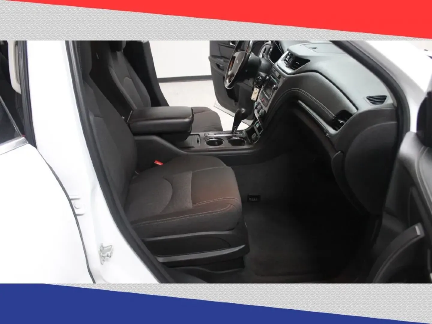 2017 Chevrolet Traverse 1LT FWD (1GNKRGKD3HJ) with an 3.6L V6 DOHC 24V engine, 6A transmission, located at 5170 N La Cholla Blvd, Tucson, AZ, 85705, (520) 989-0282, 32.228245, -111.011742 - Are you ready to elevate your family adventures or weekend getaways? The 2017 Chevrolet Traverse is the perfect companion for those who crave both space and comfort, making it an excellent choice for growing families or anyone who enjoys road trips. With room for up to eight passengers and a spaciou - Photo#31