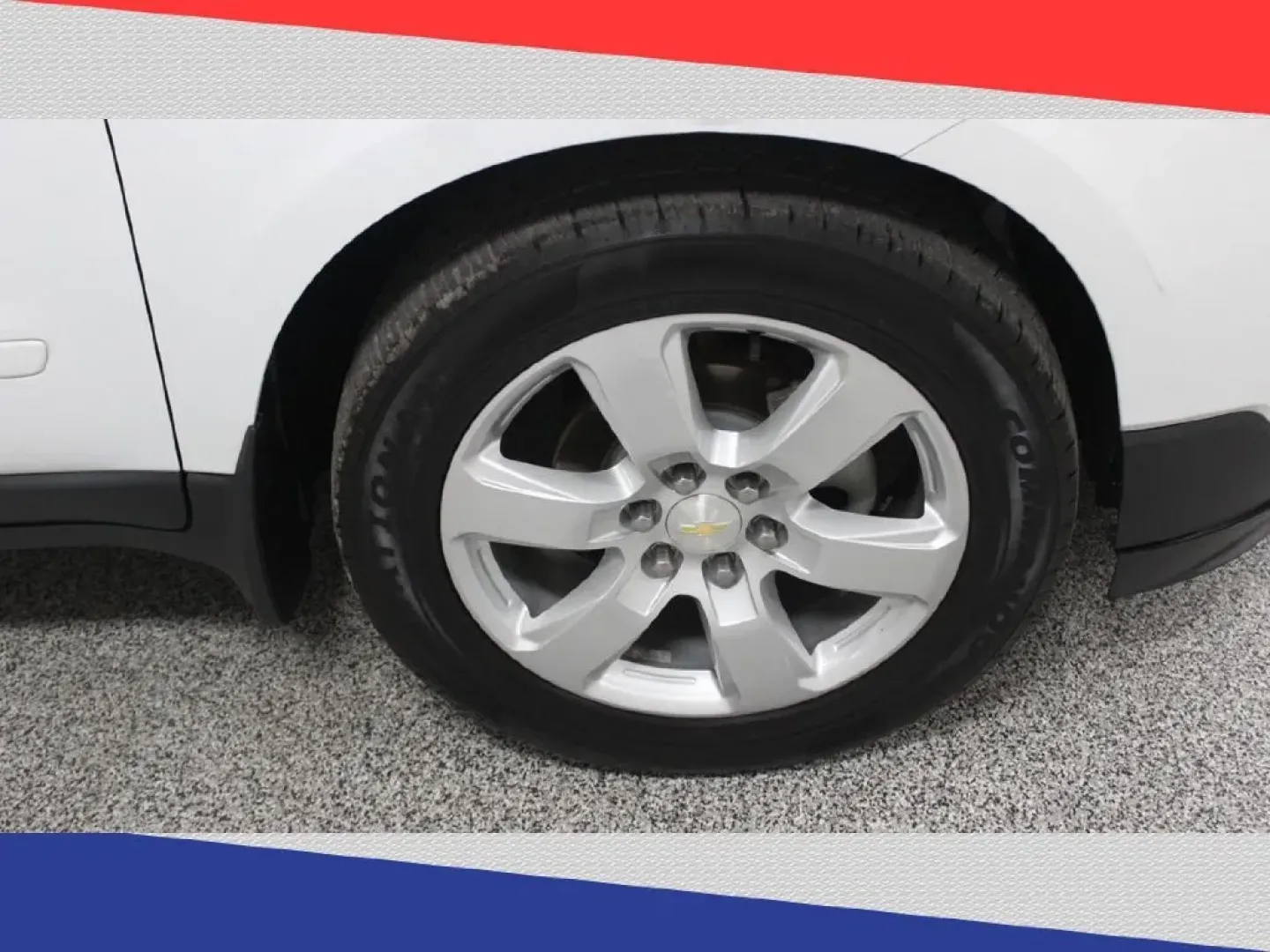 2017 Chevrolet Traverse 1LT FWD (1GNKRGKD3HJ) with an 3.6L V6 DOHC 24V engine, 6A transmission, located at 5170 N La Cholla Blvd, Tucson, AZ, 85705, (520) 989-0282, 32.228245, -111.011742 - Are you ready to elevate your family adventures or weekend getaways? The 2017 Chevrolet Traverse is the perfect companion for those who crave both space and comfort, making it an excellent choice for growing families or anyone who enjoys road trips. With room for up to eight passengers and a spaciou - Photo#35