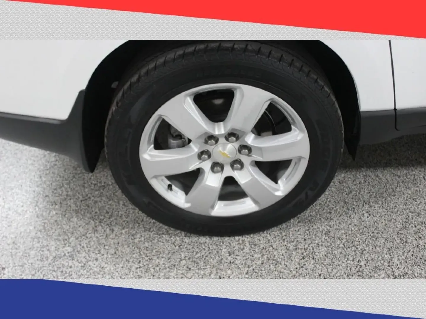 2017 Chevrolet Traverse 1LT FWD (1GNKRGKD3HJ) with an 3.6L V6 DOHC 24V engine, 6A transmission, located at 5170 N La Cholla Blvd, Tucson, AZ, 85705, (520) 989-0282, 32.228245, -111.011742 - Are you ready to elevate your family adventures or weekend getaways? The 2017 Chevrolet Traverse is the perfect companion for those who crave both space and comfort, making it an excellent choice for growing families or anyone who enjoys road trips. With room for up to eight passengers and a spaciou - Photo#36