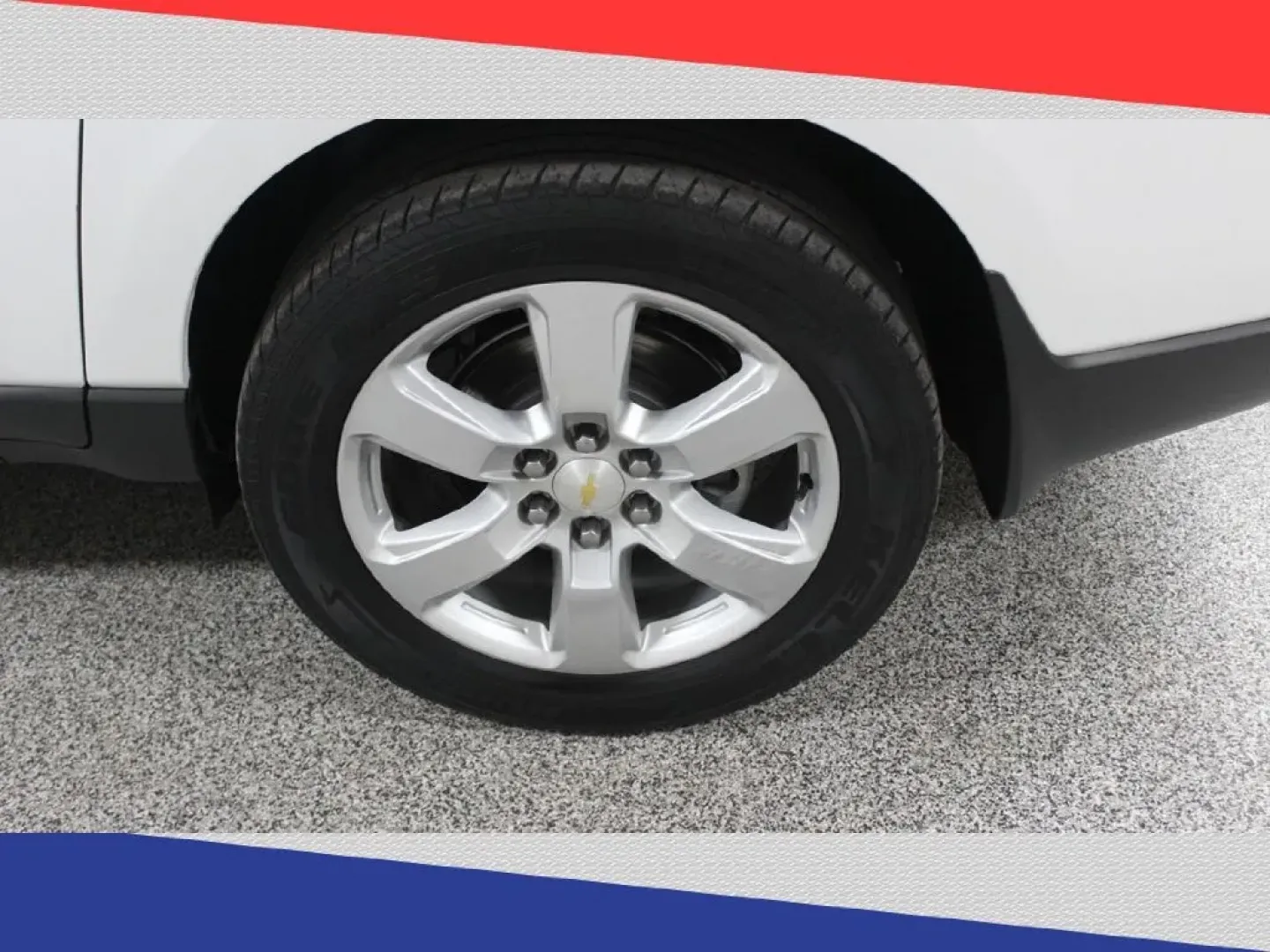 2017 Chevrolet Traverse 1LT FWD (1GNKRGKD3HJ) with an 3.6L V6 DOHC 24V engine, 6A transmission, located at 5170 N La Cholla Blvd, Tucson, AZ, 85705, (520) 989-0282, 32.228245, -111.011742 - Are you ready to elevate your family adventures or weekend getaways? The 2017 Chevrolet Traverse is the perfect companion for those who crave both space and comfort, making it an excellent choice for growing families or anyone who enjoys road trips. With room for up to eight passengers and a spaciou - Photo#37