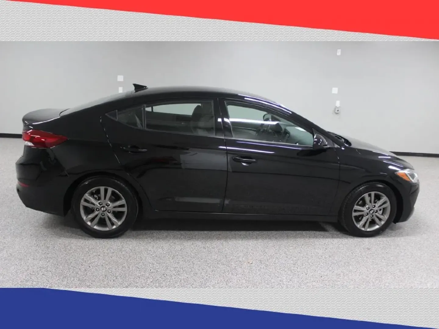 2018 Hyundai Elantra Limited (5NPD84LF3JH) with an 1.8L L4 DOHC 16V engine, 6A transmission, located at 5170 N La Cholla Blvd, Tucson, AZ, 85705, (520) 989-0282, 32.228245, -111.011742 - Are you ready to elevate your daily commute or weekend adventures? Look no further than Goliath Auto Sales in Tucson, AZ, where we proudly offer quality used vehicles that cater to every lifestyle. Nestled conveniently at 5170 N La Cholla Blvd, Tucson, AZ 85705, our pre-owned dealership is your go-t - Photo#1