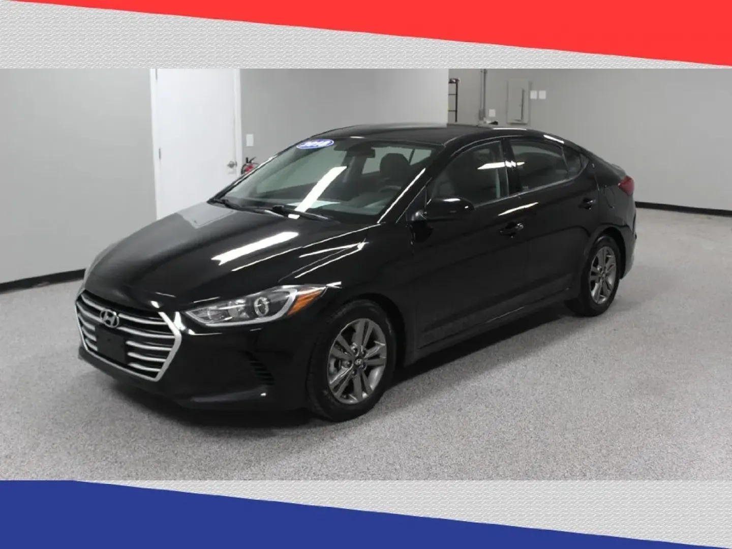 2018 Hyundai Elantra Limited (5NPD84LF3JH) with an 1.8L L4 DOHC 16V engine, 6A transmission, located at 5170 N La Cholla Blvd, Tucson, AZ, 85705, (520) 989-0282, 32.228245, -111.011742 - Are you ready to elevate your daily commute or weekend adventures? Look no further than Goliath Auto Sales in Tucson, AZ, where we proudly offer quality used vehicles that cater to every lifestyle. Nestled conveniently at 5170 N La Cholla Blvd, Tucson, AZ 85705, our pre-owned dealership is your go-t - Photo#6