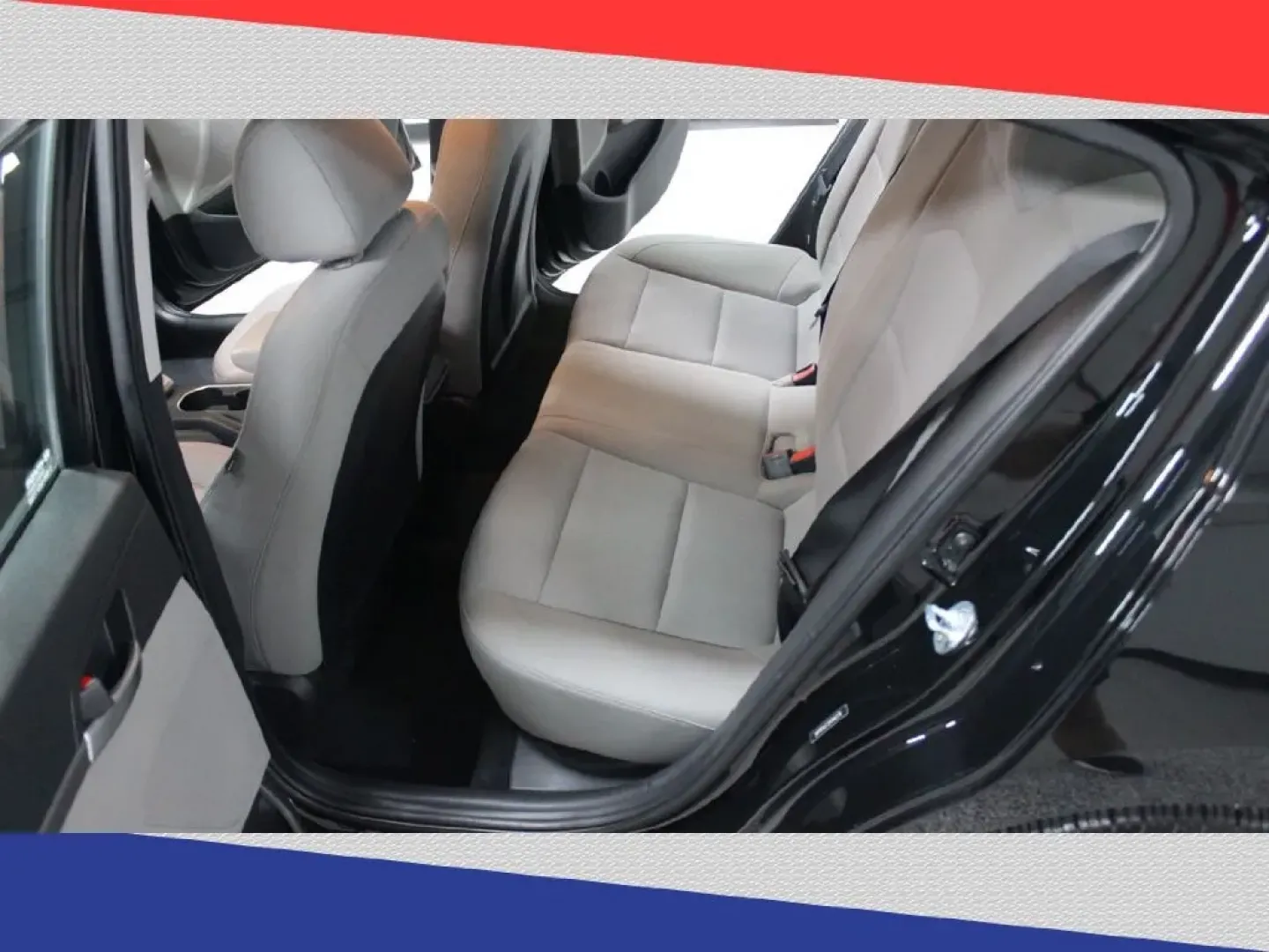 2018 Hyundai Elantra Limited (5NPD84LF3JH) with an 1.8L L4 DOHC 16V engine, 6A transmission, located at 5170 N La Cholla Blvd, Tucson, AZ, 85705, (520) 989-0282, 32.228245, -111.011742 - Are you ready to elevate your daily commute or weekend adventures? Look no further than Goliath Auto Sales in Tucson, AZ, where we proudly offer quality used vehicles that cater to every lifestyle. Nestled conveniently at 5170 N La Cholla Blvd, Tucson, AZ 85705, our pre-owned dealership is your go-t - Photo#21